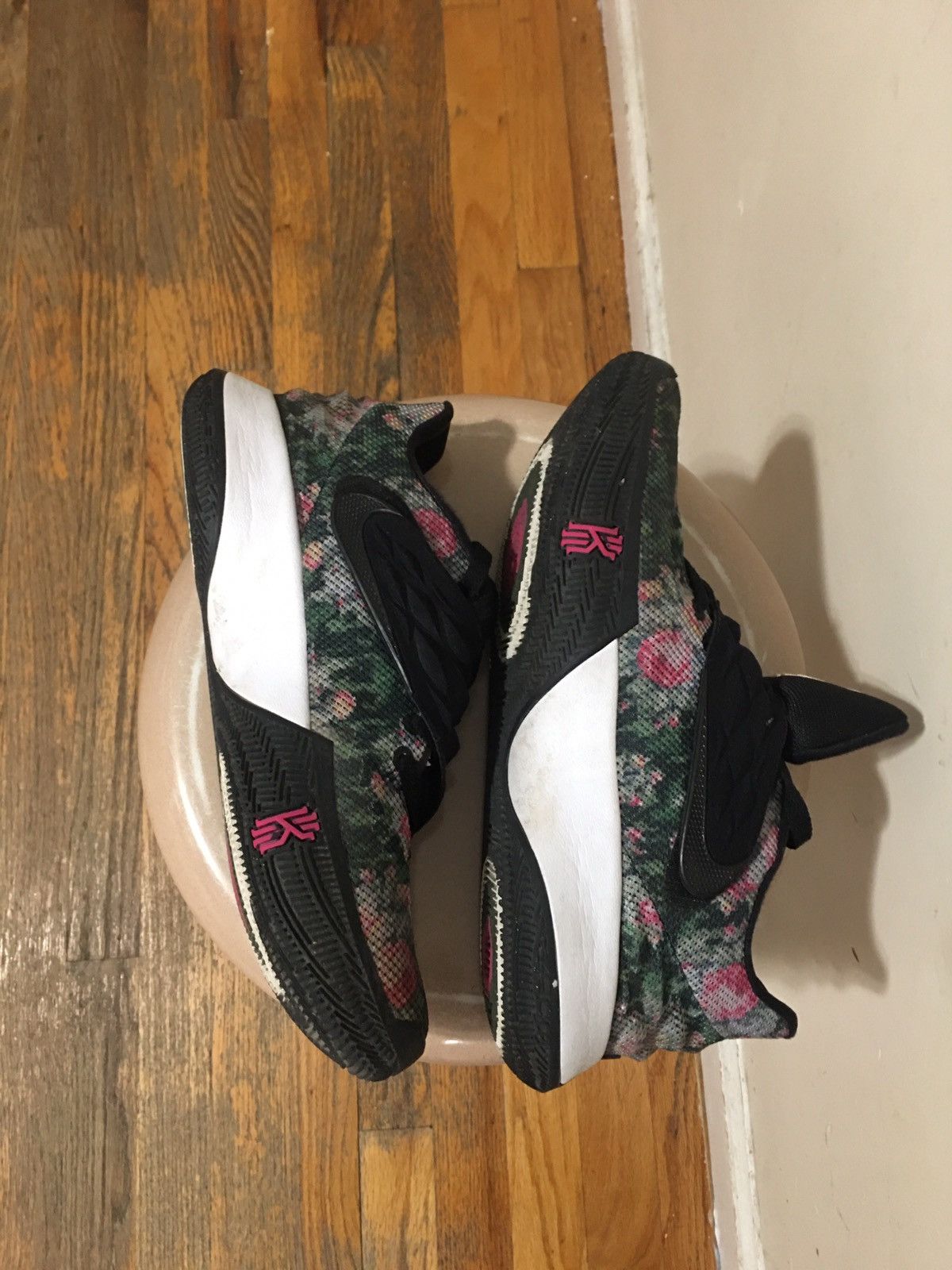 Nike Nike Kyrie low 1 Size US 9.5 / EU 42-43 - 1 Thumbnail