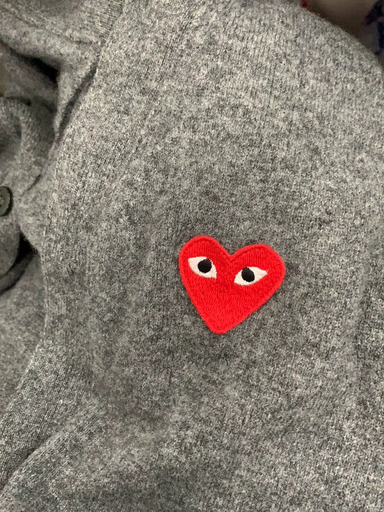 Comme des Garcons Comme Des Garcons Grey classic knitted red heart sweater ca Size US L / EU 52-54 / 3 - 1 Thumbnail