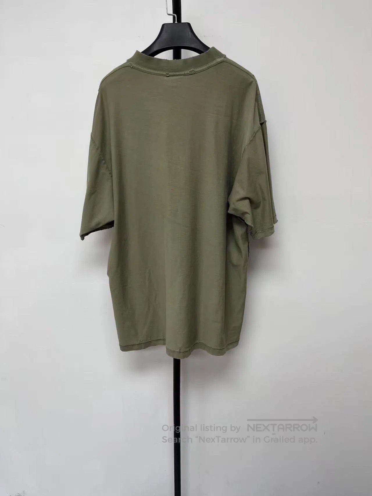 Balenciaga Balenciaga Men's Solid Retro Crewneck T-Shirt. Size US S / EU 44-46 / 1 - 2 Thumbnail