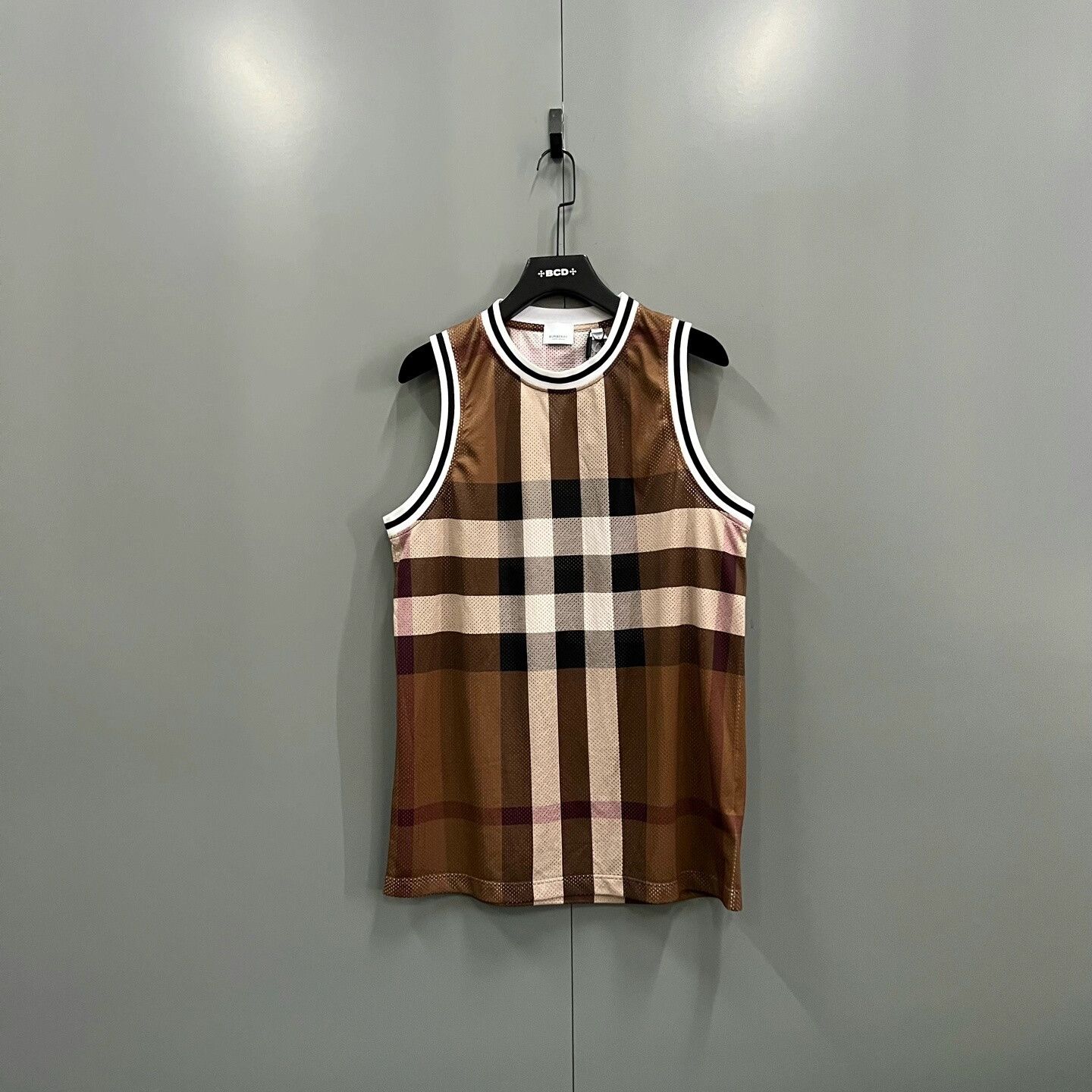 Burberry Burberry Check Round Neck Mesh Vest Size US M / EU 48-50 / 2 - 1 Thumbnail