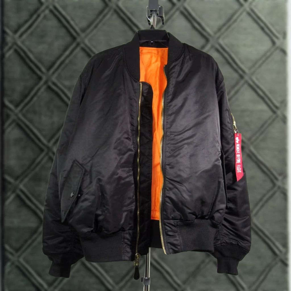 Vintage VINTAGE Alpha Industries MA1 Reversible Black Orange Rocket Flight Bomber Jacket XL Size US XL / EU 56 / 4 - 1 Thumbnail