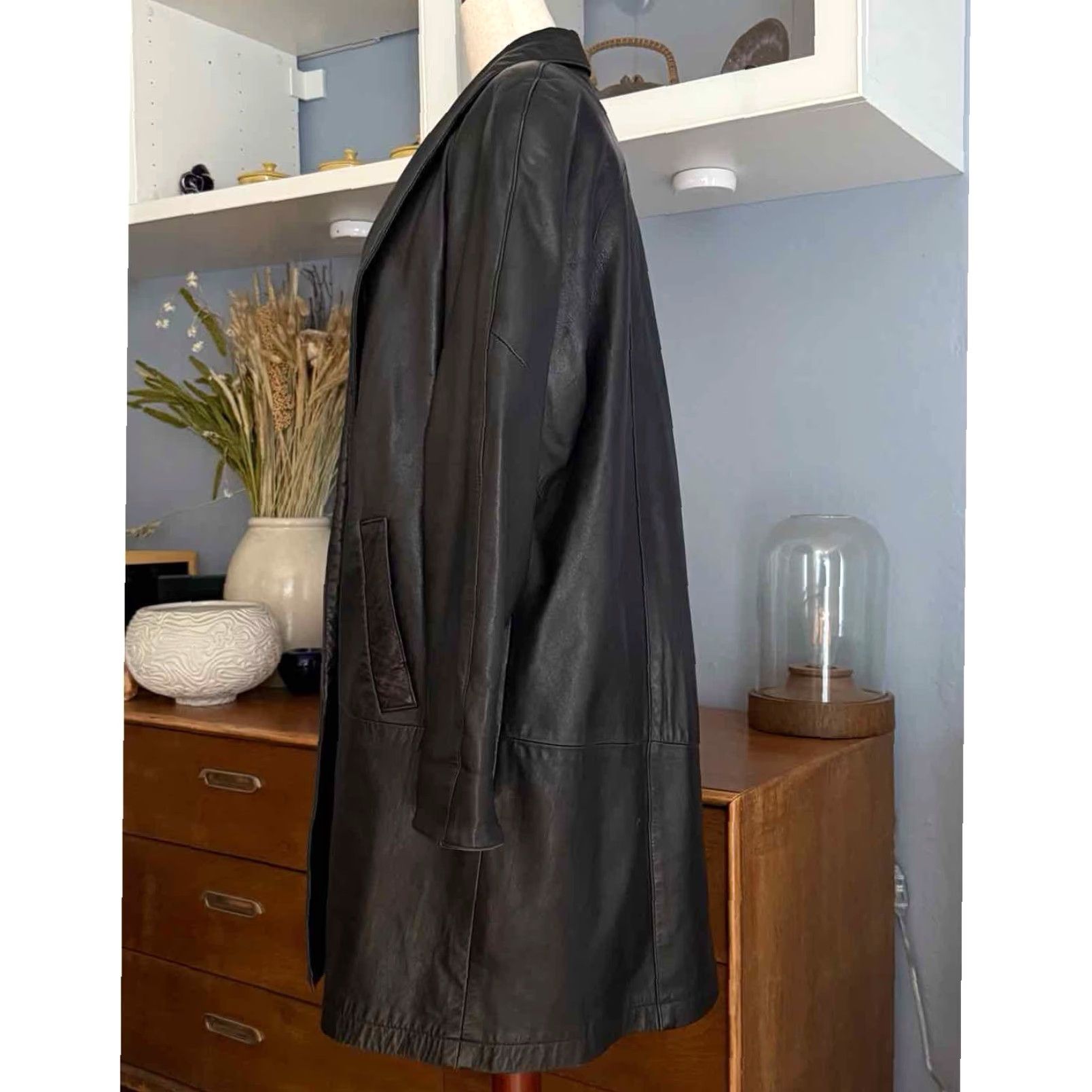 Vintage Vintage 80’s VAKKO Black Leather Jacket Open Front Size M/L User: Vintage 80’s VAKKO Black Leather Jacket Open Front Size M/L Size M / US 6-8 / IT 42-44 - 4 Thumbnail