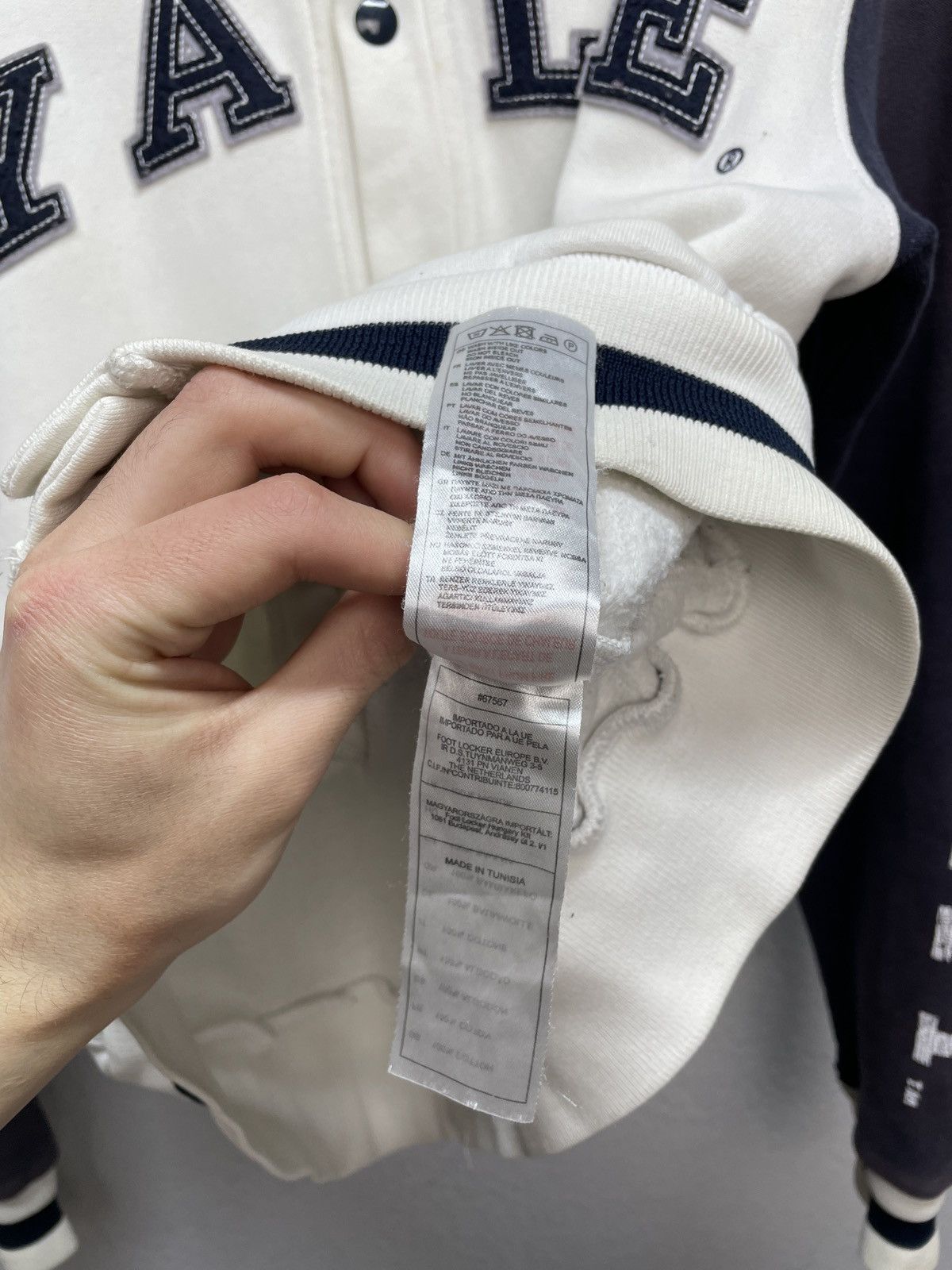 Vintage Vintage Y2K Yale University Boxy Fit Big Logo Zip Hoodie Size US M / EU 48-50 / 2 - 14 Thumbnail