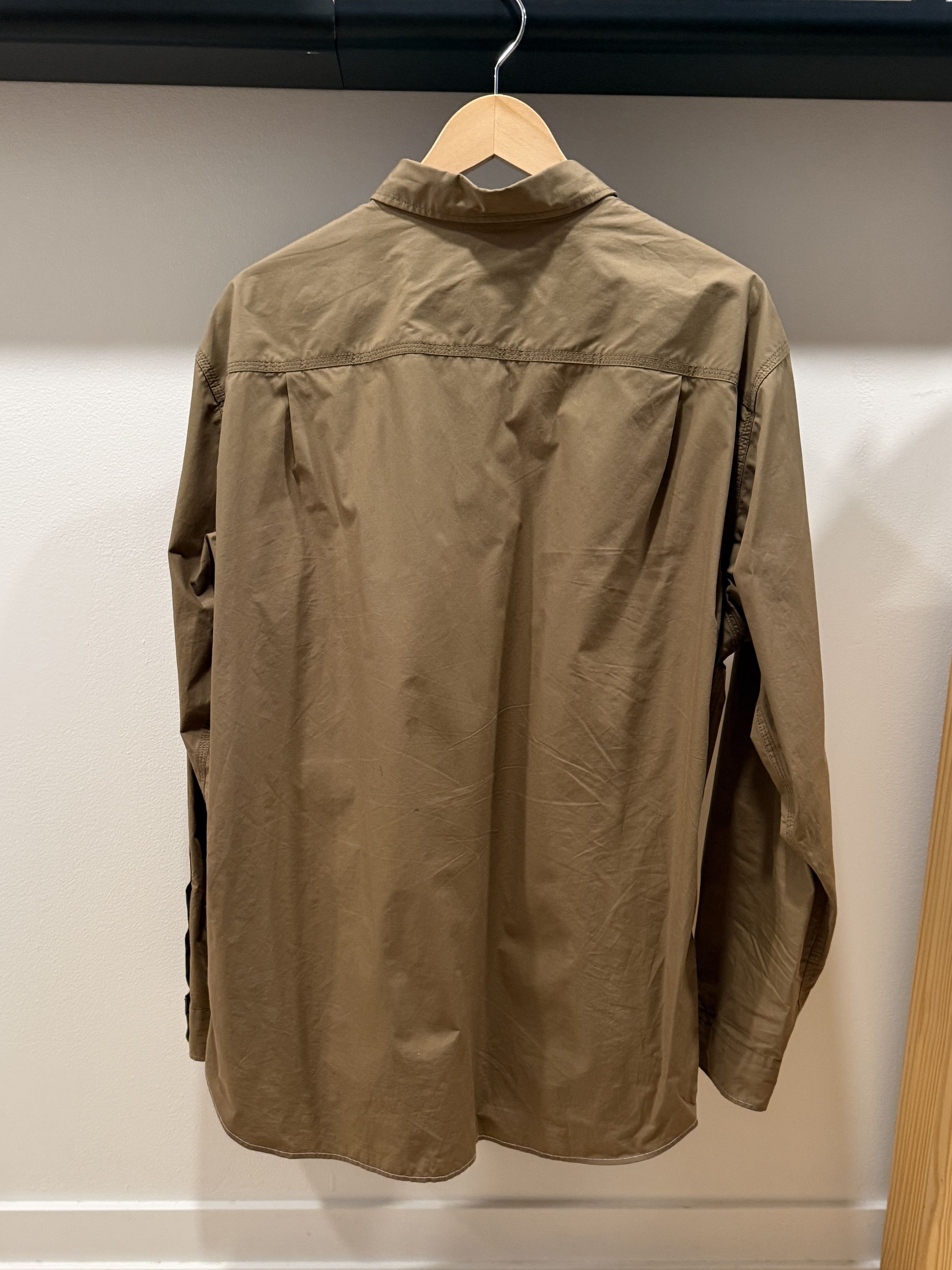 JW Anderson × Uniqlo Uniqlo x JW Anderson Button Down Size US L / EU 52-54 / 3 - 3 Thumbnail