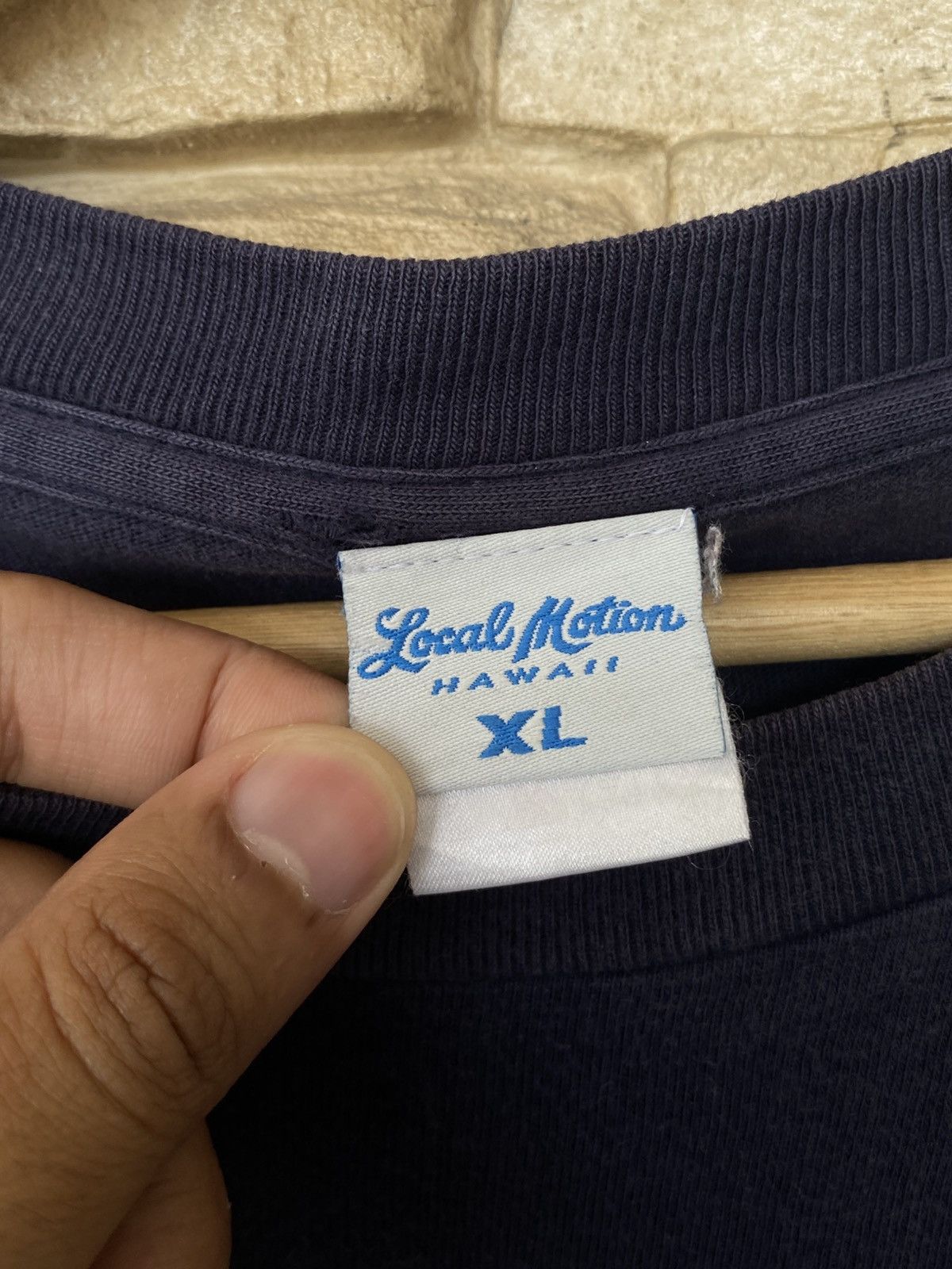Vintage Vintage 90s Local Motion Hawaii Backhit Logo Print Surfing Tees Size US XL / EU 56 / 4 - 8 Thumbnail