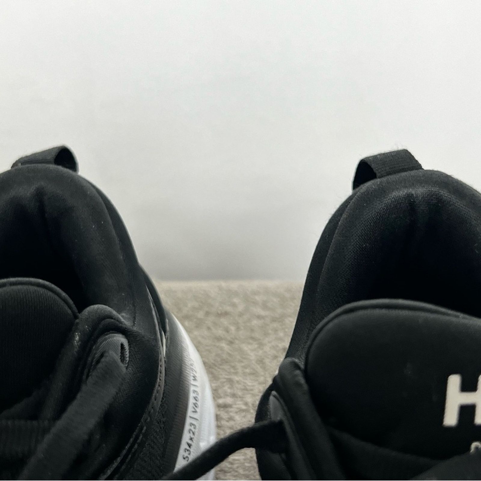 Hoka Hoka One One Womens Bondi 8 Black Running Shoes 6B WORN 3X Size US 6 / IT 36 - 12 Thumbnail