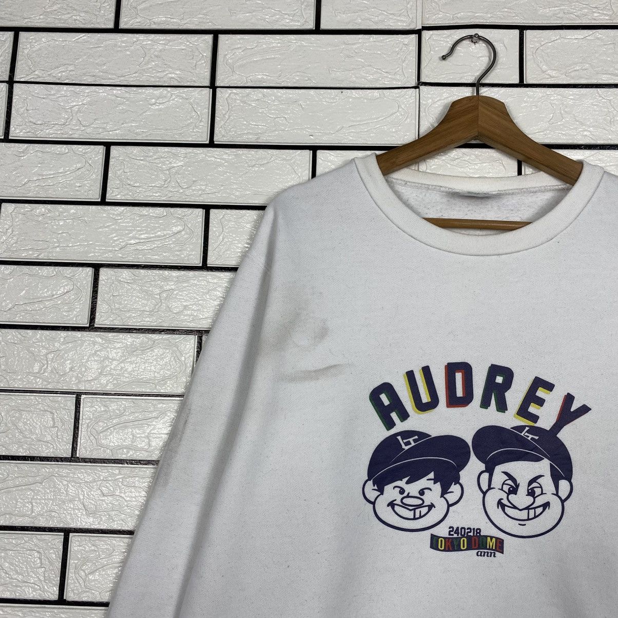 Japanese Brand Vintage Sweatshirt Audrey Tokyo Dome Big Logo Sportswear Size US L / EU 52-54 / 3 - 8 Thumbnail