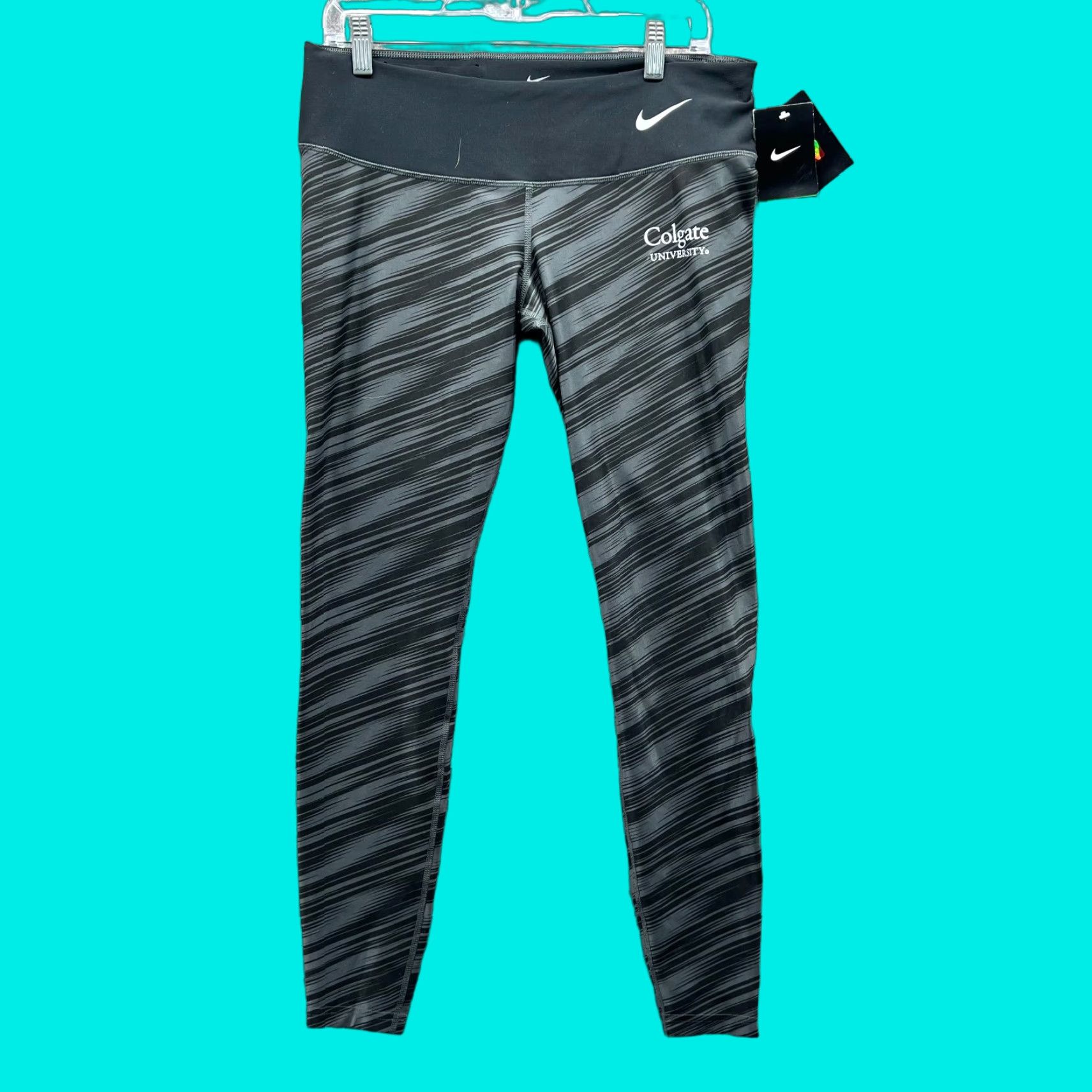 Nike Nike Leggings Women L Black Legend 2.0 Sportwear Dri Fit NEW Running Pants Cropped with Pockets Size 36" / US 14 / IT 50 - 1 Thumbnail