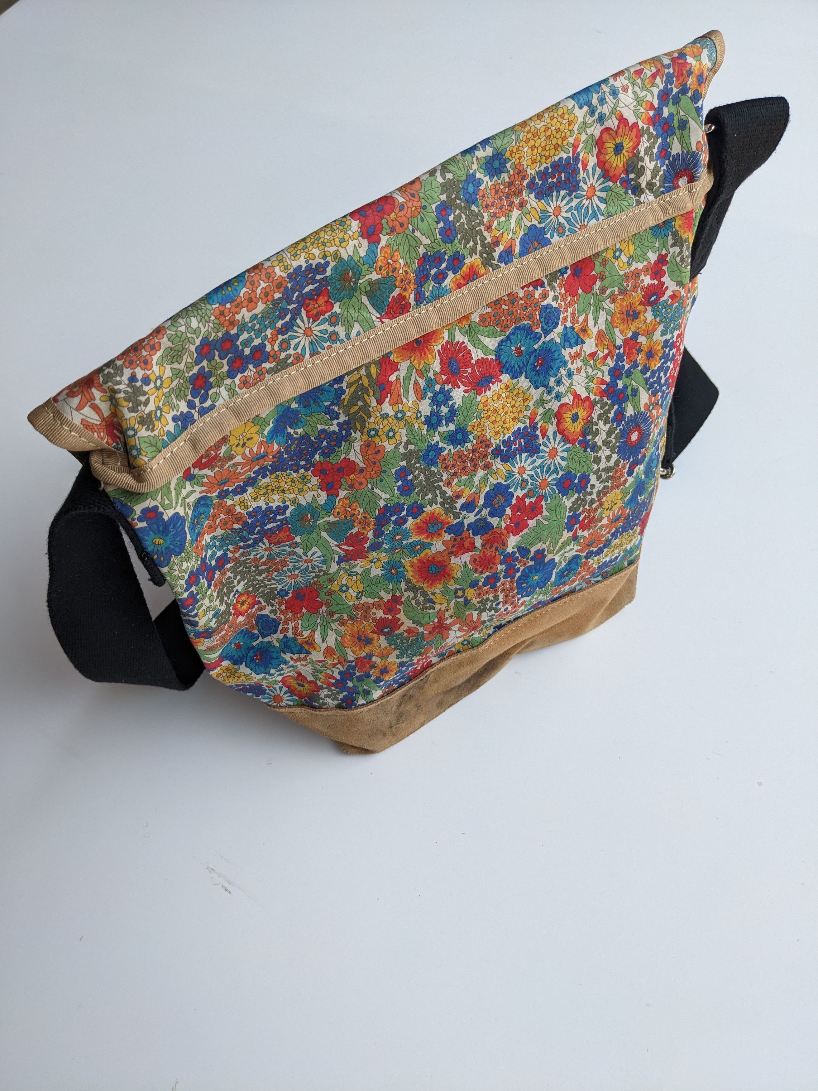Outdoor Research Outdoor floral suede sling bag Size ONE SIZE - 2 Thumbnail
