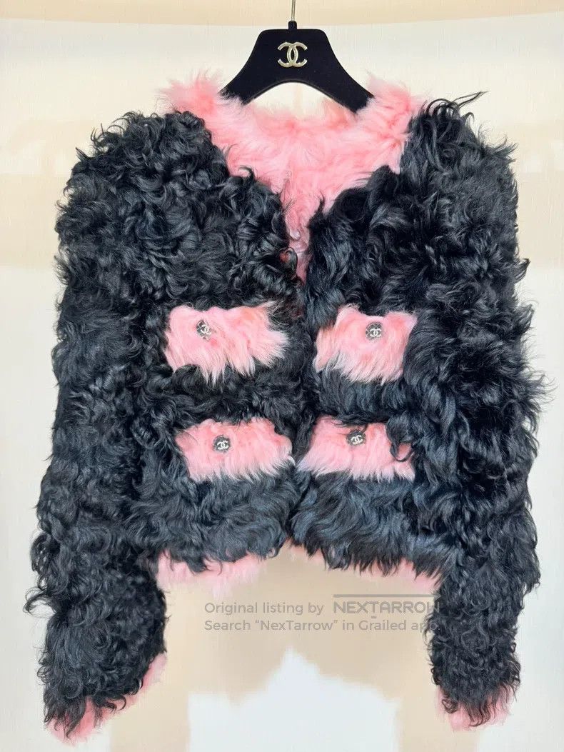 Chanel Chanel 21k black and pink colour-blocked fur Size XS / US 0-2 / IT 36-38 - 2 Thumbnail