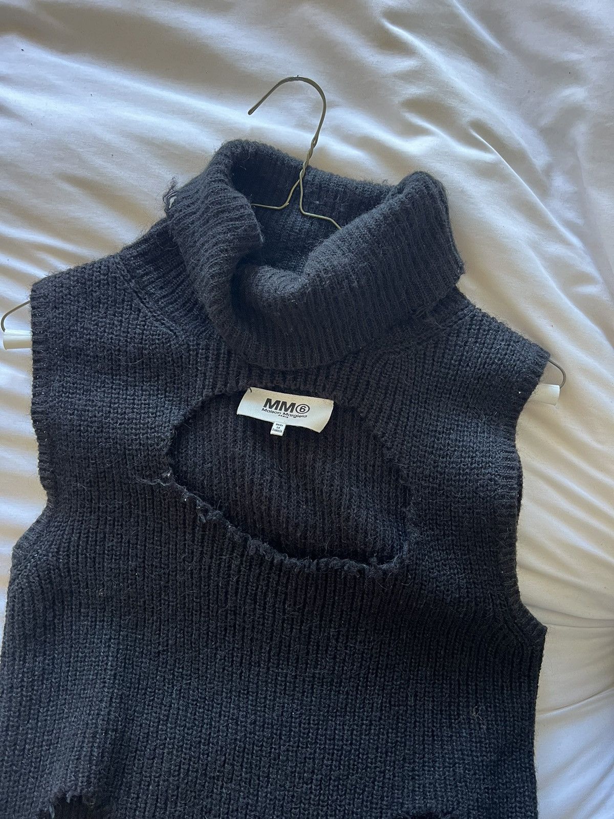 Maison Margiela MM6 Maison Margiela - Black cutout turtleneck Size US M / EU 48-50 / 2 - 1 Thumbnail
