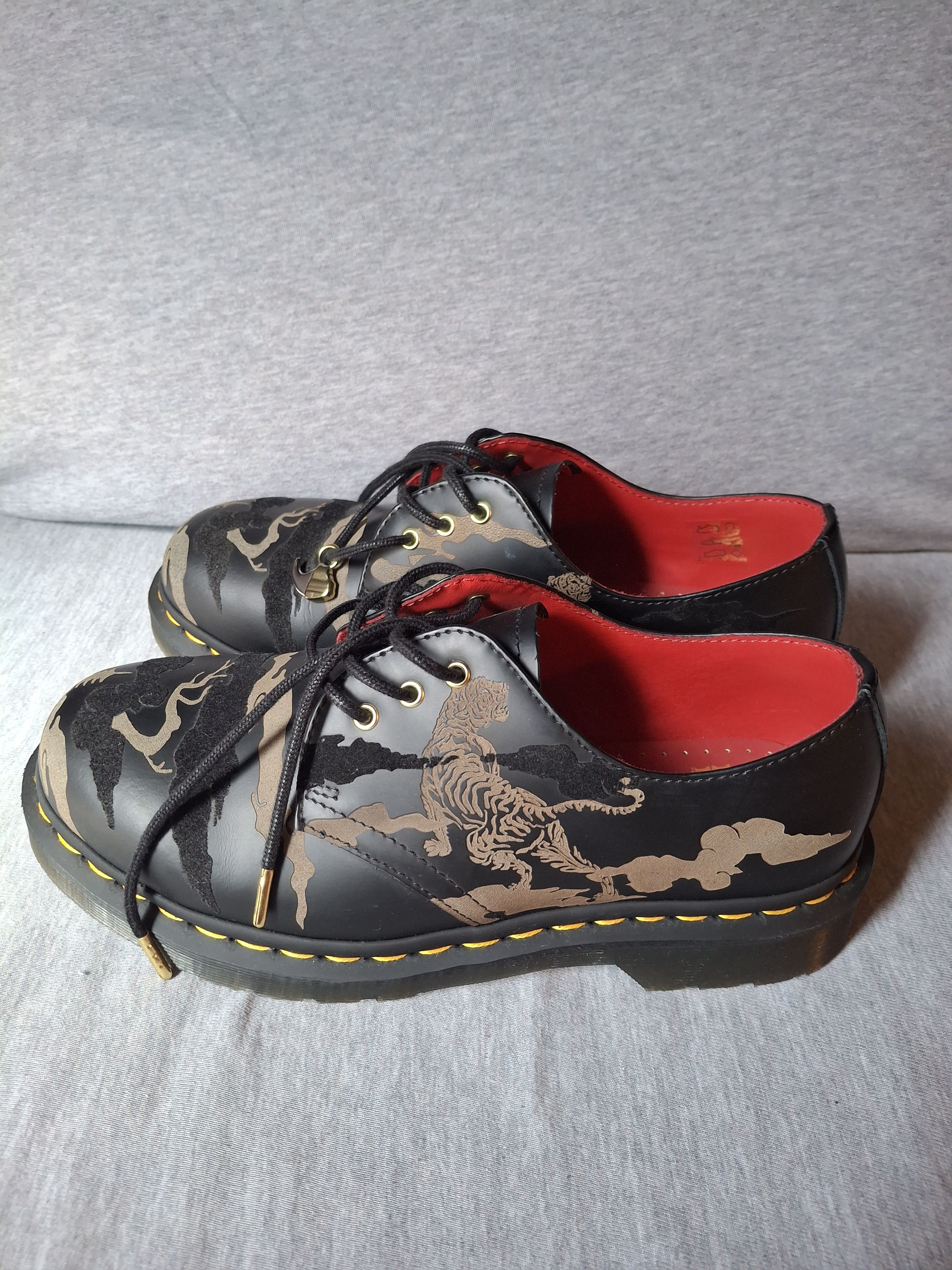 Dr. Martens RARE 1461 Year of The Tiger Leather Oxford Shoes Size US 7 / IT 37 - 4 Thumbnail