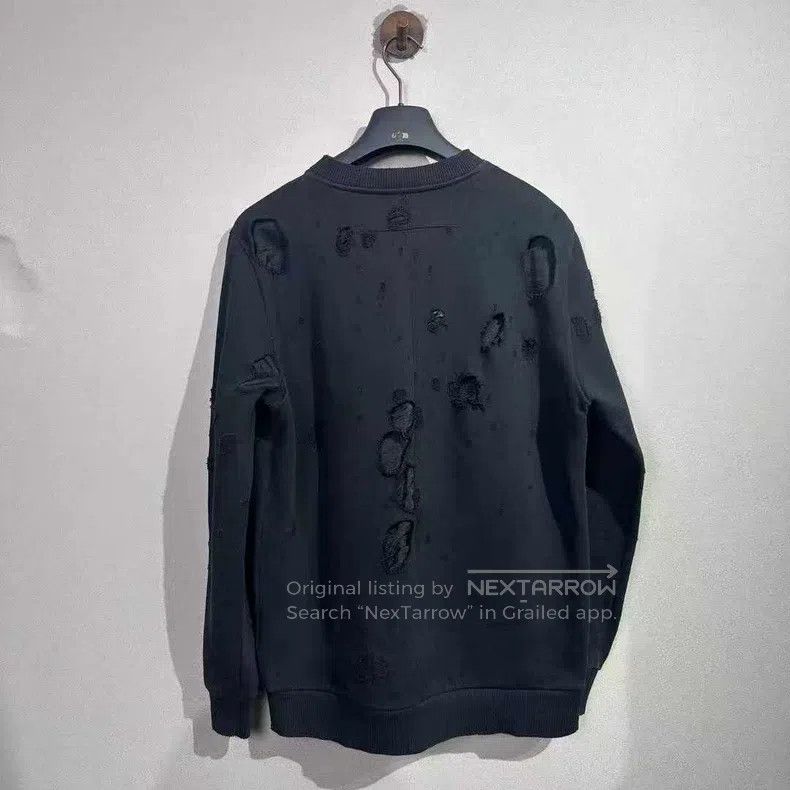 Givenchy Givenchy Black Hole Letter Round Neck Sweatshirt (Size XS) Size US XS / EU 42 / 0 - 2 Thumbnail
