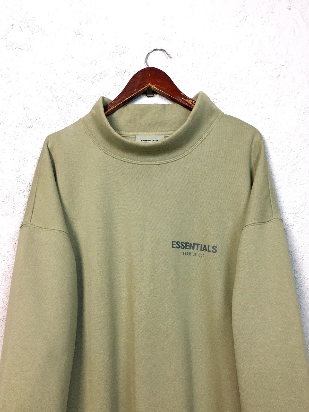 Fear of God crewneck FOG OF GOD ESSENTIALS Taupe Mock Neck Sweatshirt Size US XL / EU 56 / 4 - 2 Thumbnail