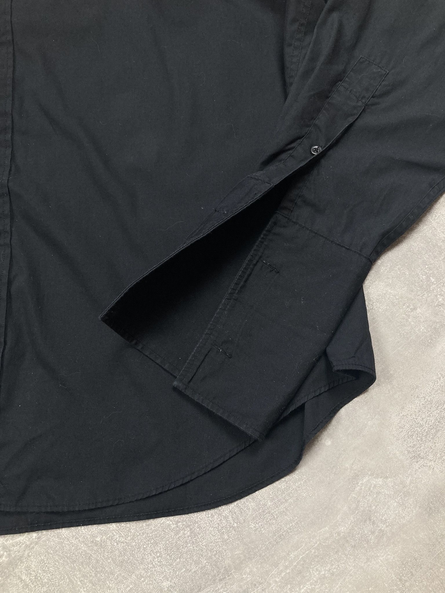 Yves Saint Laurent Yves Saint Laurent black french caffs shirt ysl logo Size US XL / EU 56 / 4 - 3 Thumbnail