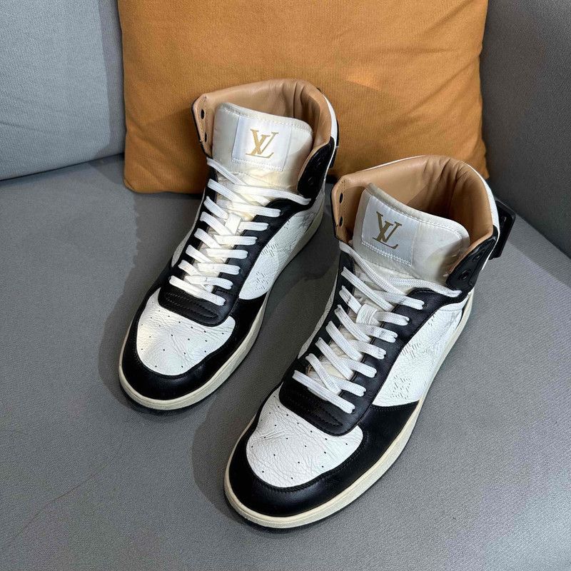 Louis Vuitton Rivoli Fashion High-Top Sneakers 0079
