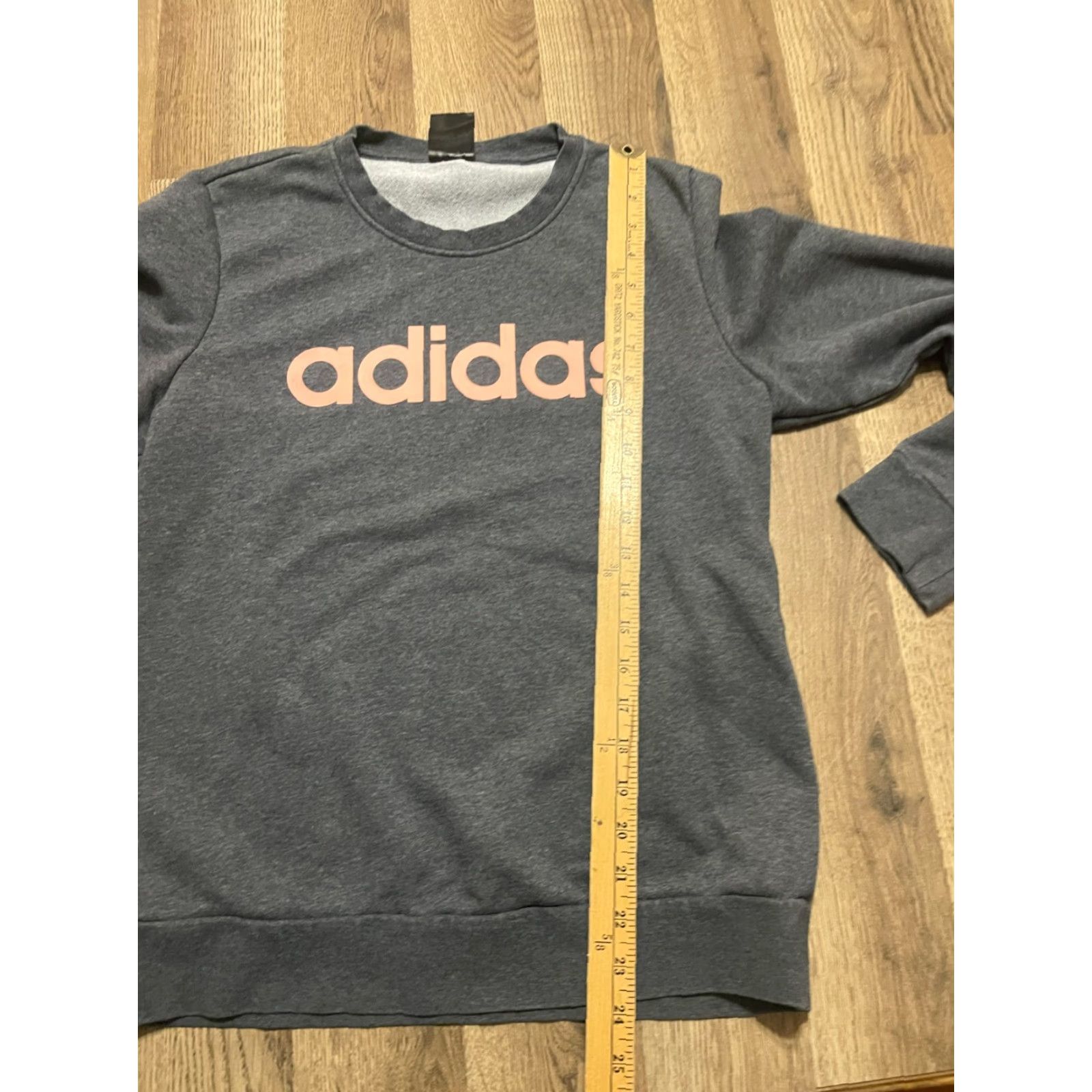 Adidas adidas Shirt Women's Size Medium Gray Pink Long Sleeve Crew Neck Logo Size M / US 6-8 / IT 42-44 - 6 Thumbnail