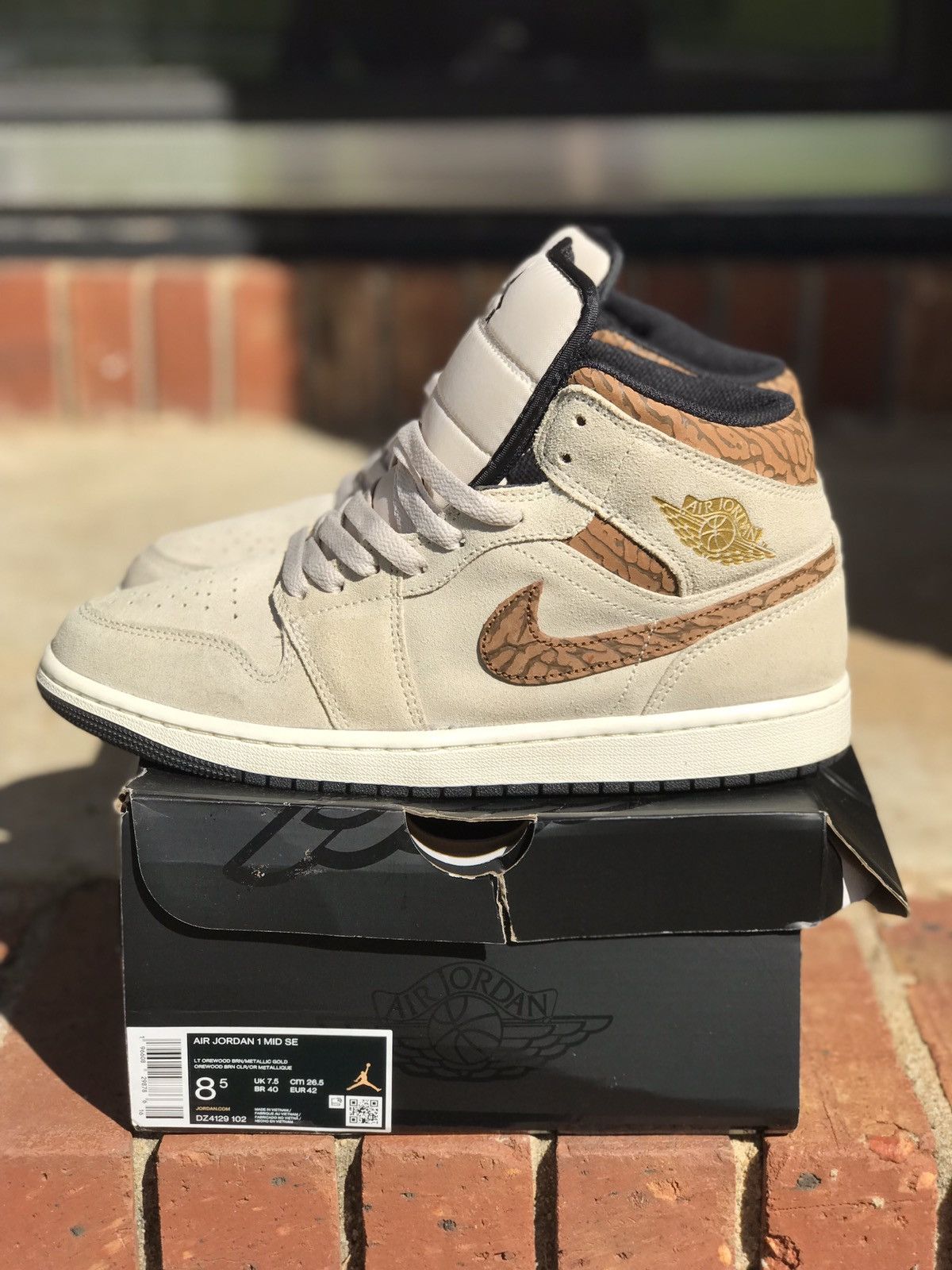 Jordan Brand Air Jordan 1 Mid Brown Elephant Size 8.5 Size US 8.5 / EU 41-42 - 2 Thumbnail