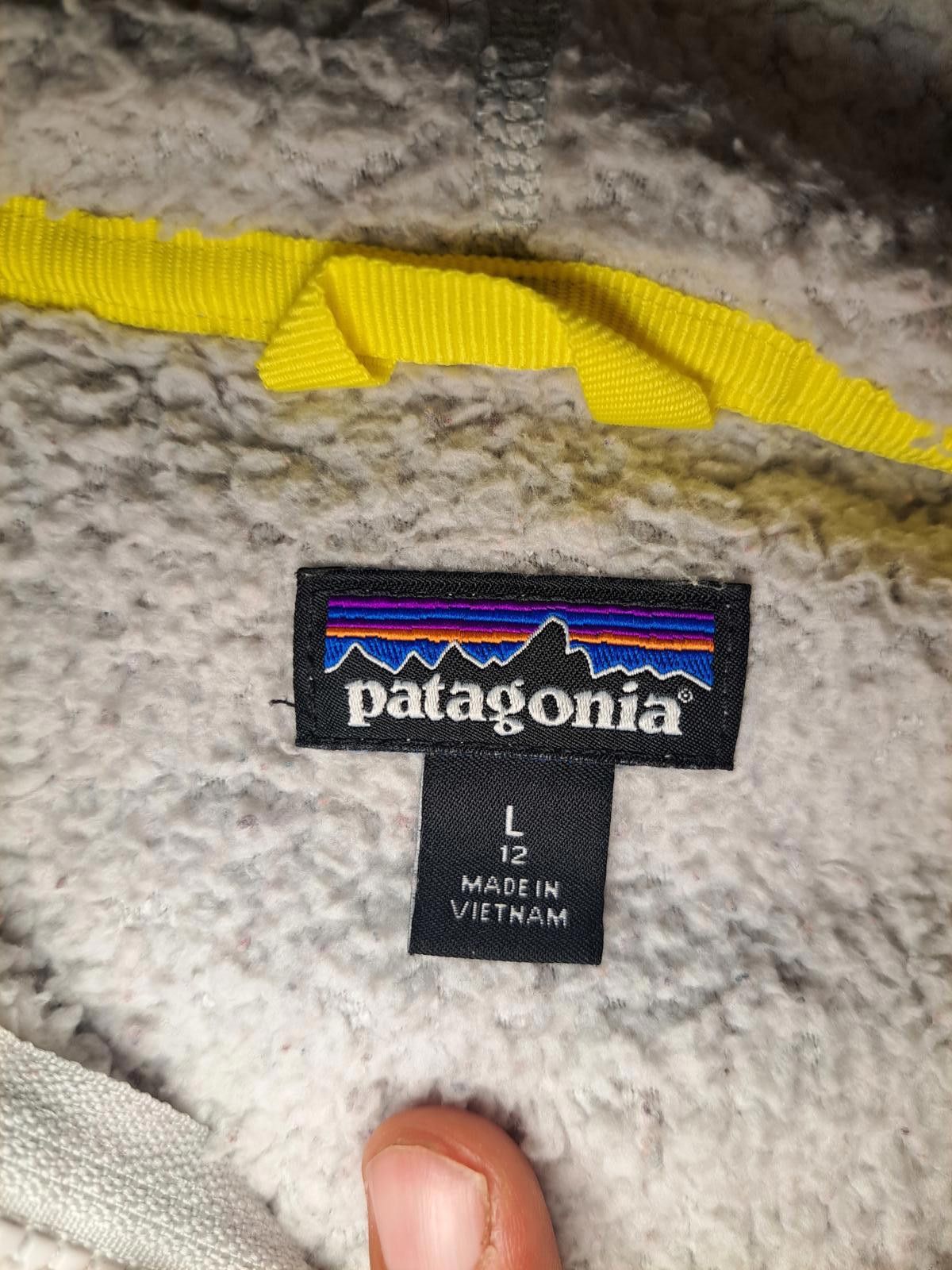 Patagonia Patagonia High Pile Fleece Hoodie Jacket Kids Large 12 White Size US L / EU 52-54 / 3 - 2 Thumbnail