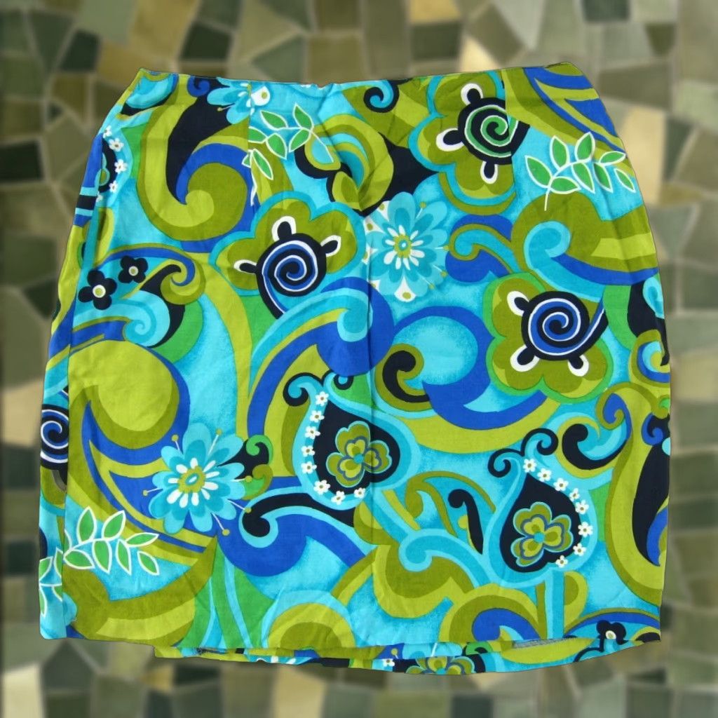 Vintage VINTAGE Monte Blue Green Black White Retro Floral Wrap Skirt Women M-L Blue 100% rayon Monte Skirt Wrap Knee Length Floral Vintage Womens Size M-L Size 32" / US 10 / IT 46 - 1 Thumbnail