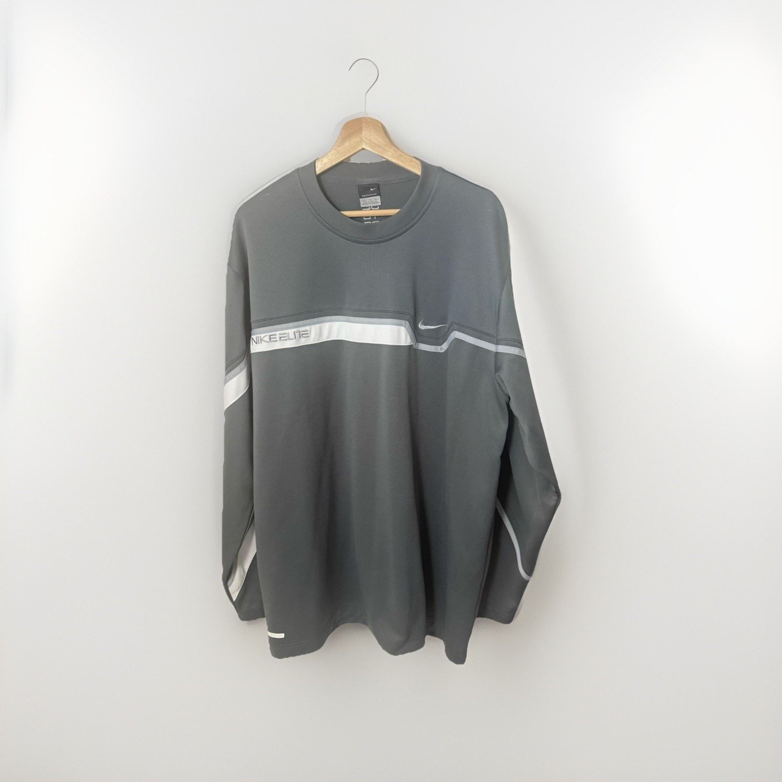 Nike Vtg Nike Sphere Shirt Gray Athletic Basketball Retro Sporty Size US XXL / EU 58 / 5 - 1 Thumbnail