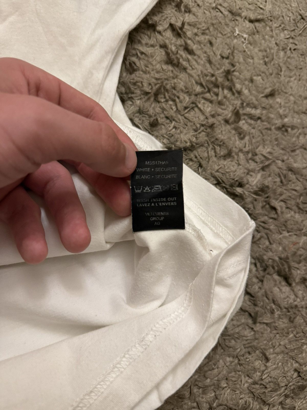 Vetements Vetements Securite longsleeve Size US M / EU 48-50 / 2 - 7 Thumbnail