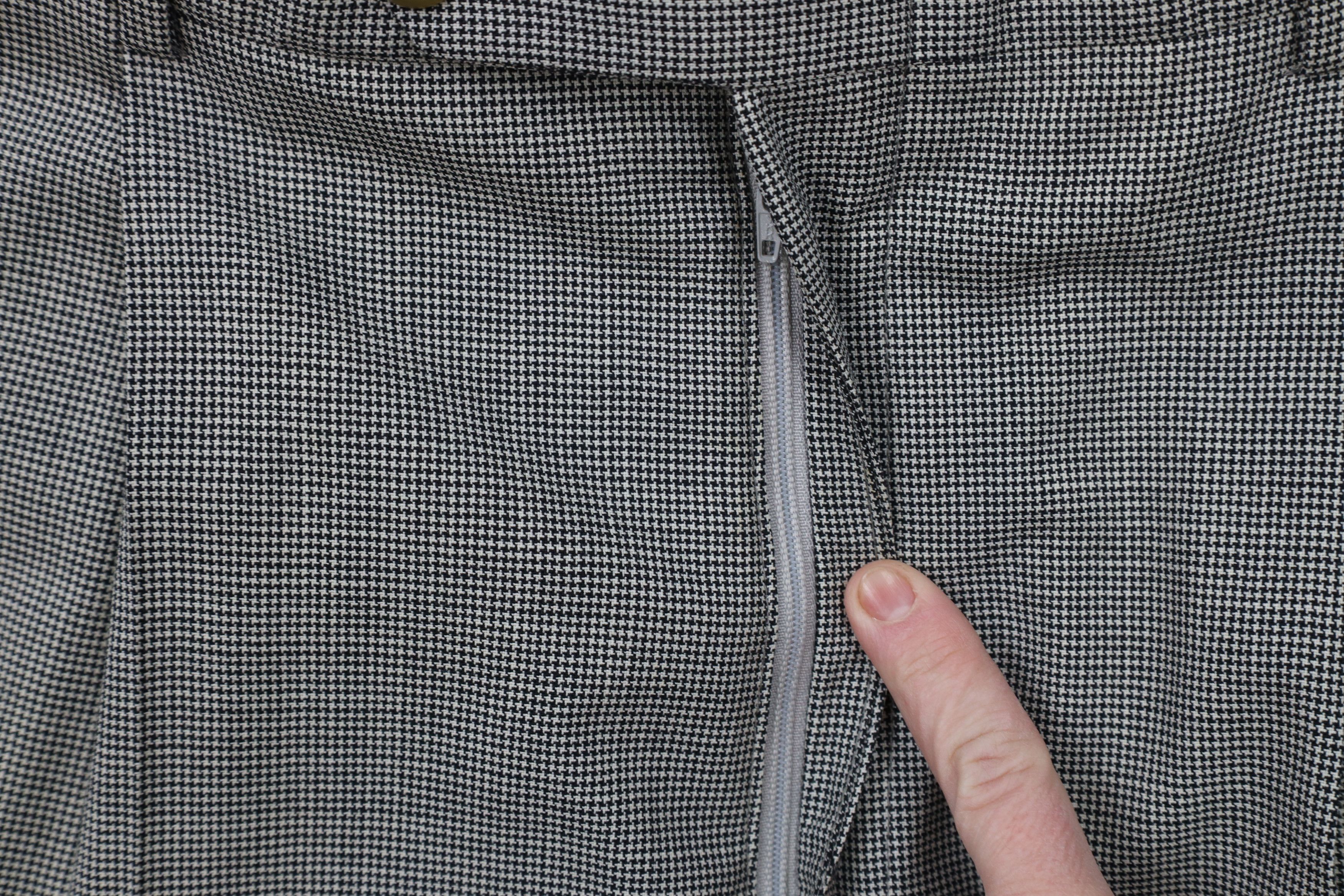 Tommy Hilfiger × Vintage Vintage 90s Tommy Hilfiger Houndstooth Wide Leg Chino Pants Size US 34 / EU 50 - 5 Thumbnail