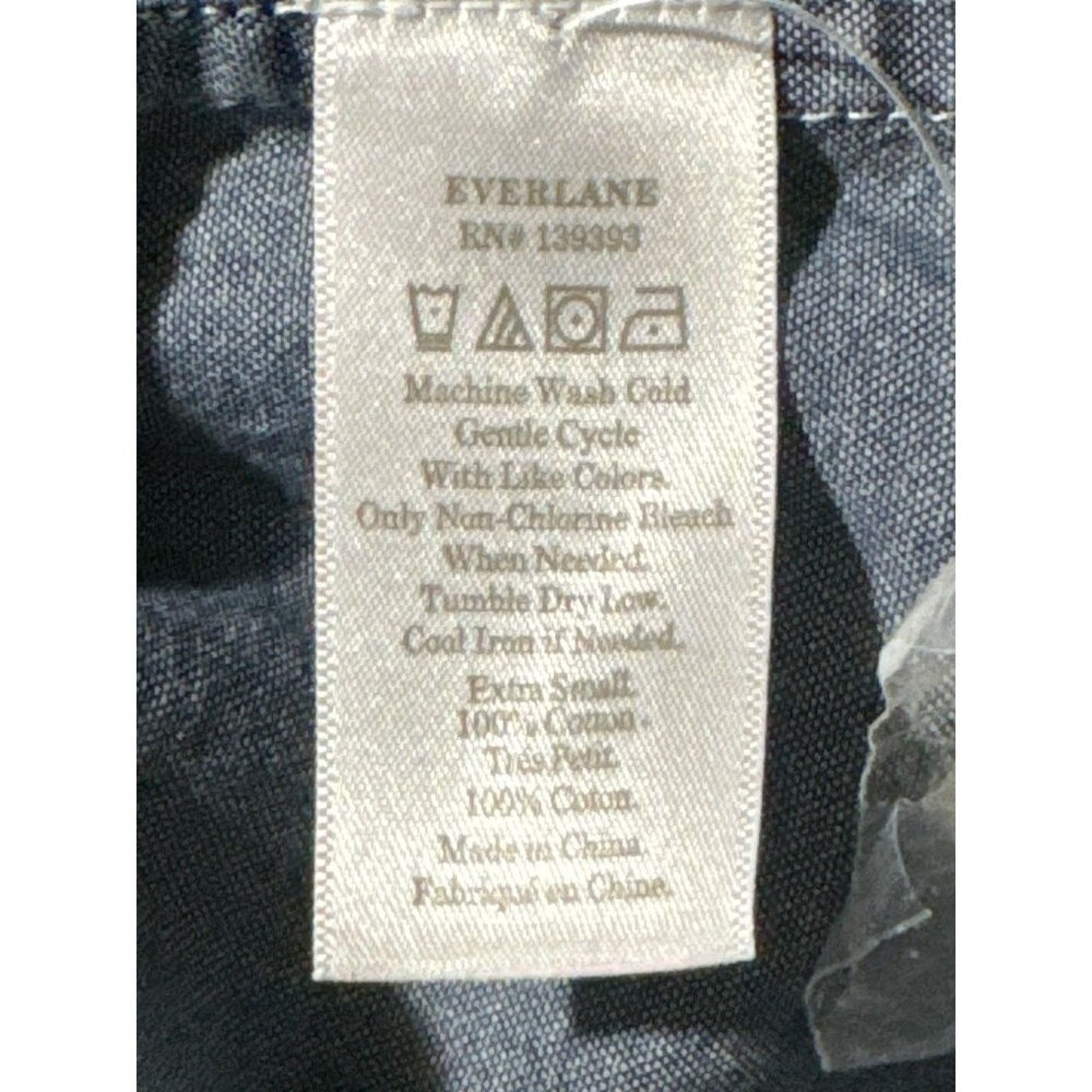 Everlane Everlane Womens The Chambray Slim Fit Shirt Button Up XS Size XS / US 0-2 / IT 36-38 - 5 Thumbnail