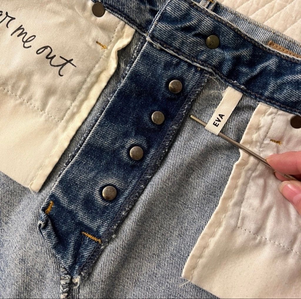 GRLFRND GRLFRND Eva Denim Mini Skirt Pocket Raw Hem Button Fly sz 25 Size 25" / US 0 / IT 36 - 6 Thumbnail
