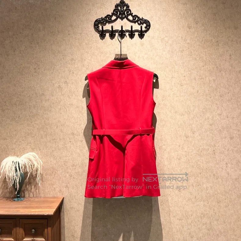 Valentino Valentino Red suit with a belt, vest Size S / US 4 / IT 40 - 2 Thumbnail