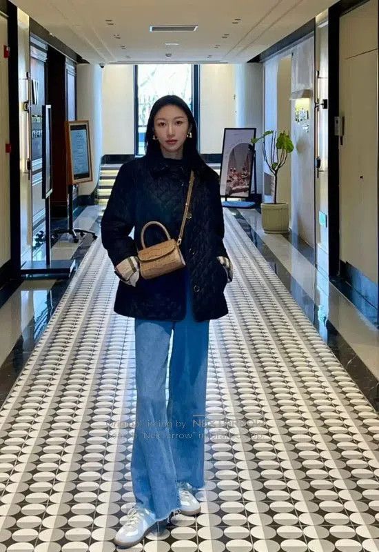 Burberry Burberry Black Quilted Cotton Jacket for Women. Size M / US 6-8 / IT 42-44 - 7 Thumbnail