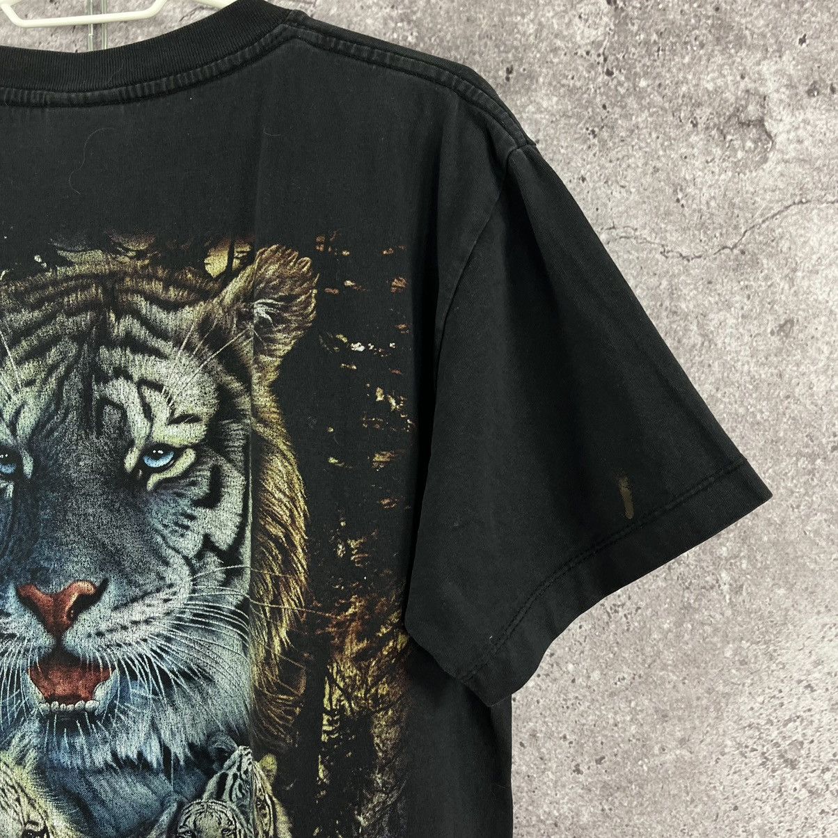 Vintage Vintage Wild Animal Tee Big Double Logo Tiger Size M Size US M / EU 48-50 / 2 - 11 Thumbnail