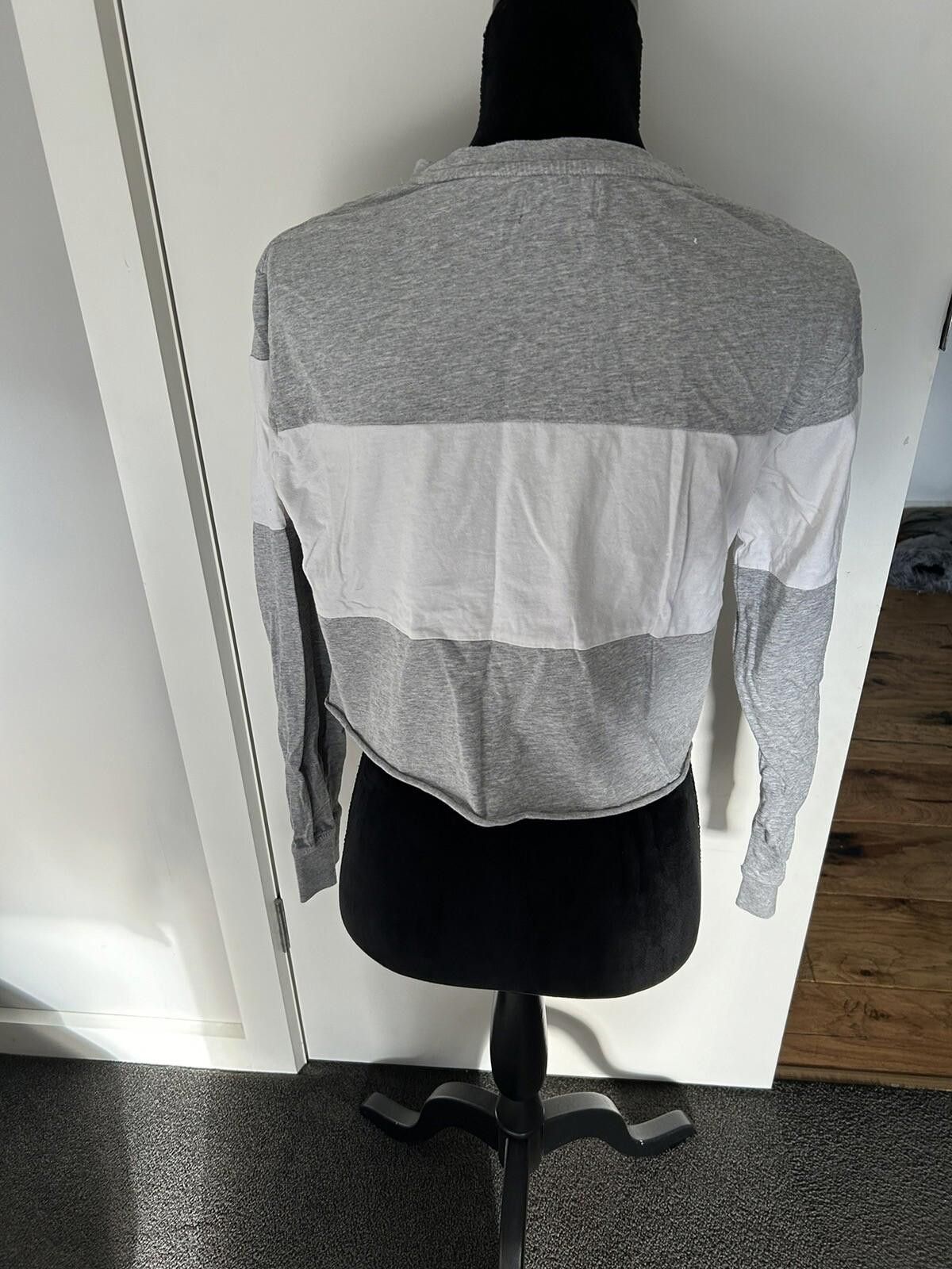 Designer Ghanda Women's Grey White Crop Top Long Sleeve - Size 8(002) Size S / US 4 / IT 40 - 6 Thumbnail