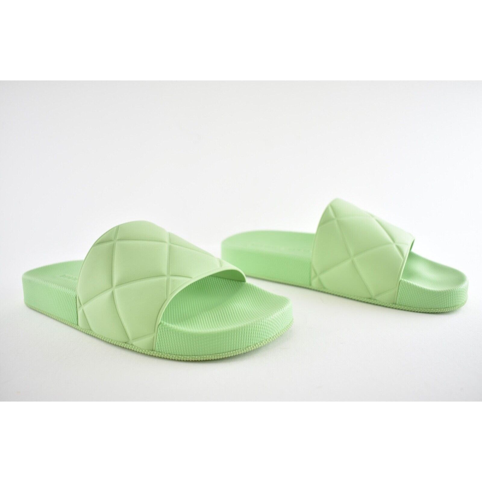 Bottega Veneta Bottega Veneta Slider Pistachio Green Quilted Rubber Pool Size US 8 / IT 38 - 2 Thumbnail