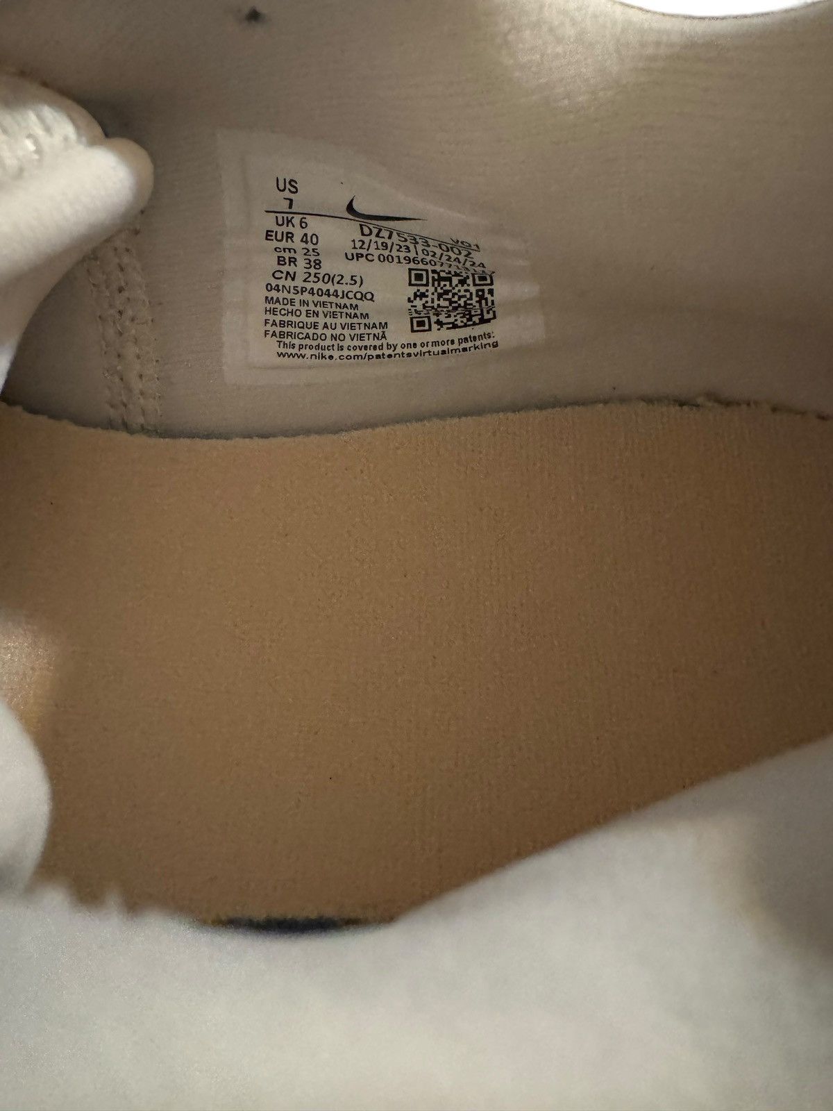 Nike Nike Giannis Size US 7 / EU 40 - 3 Thumbnail