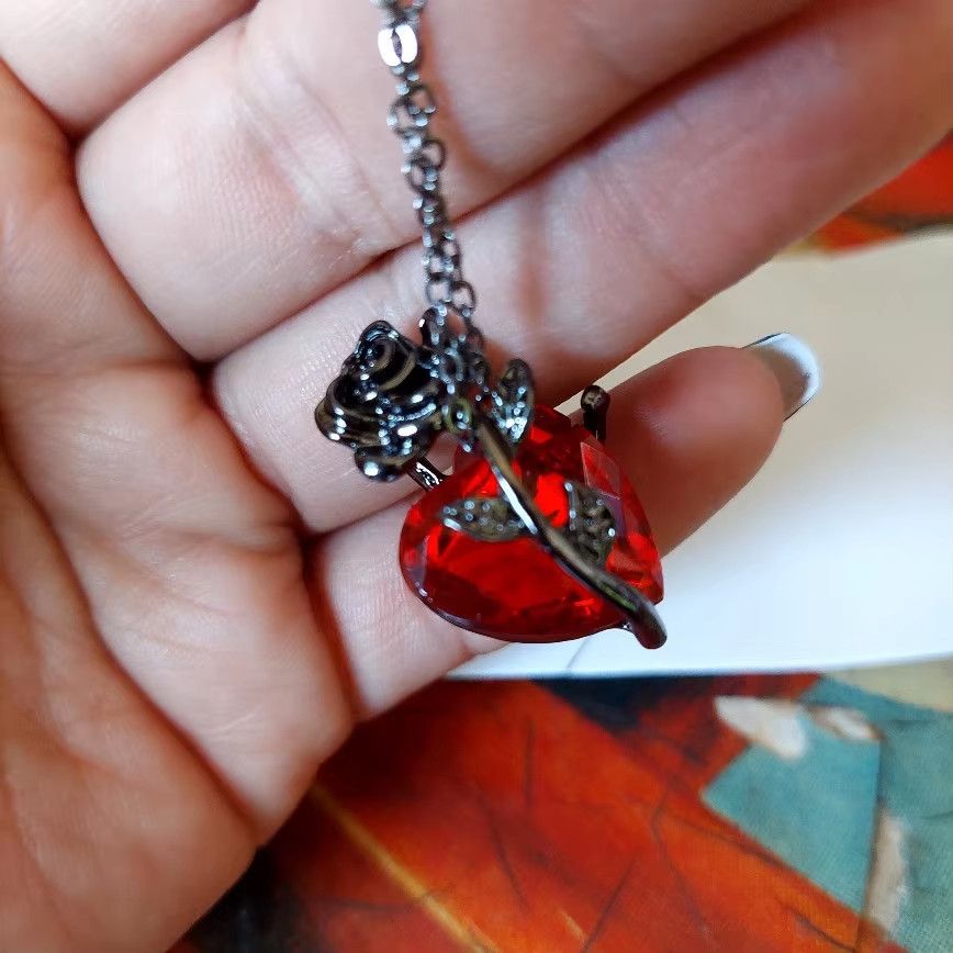 Jewelry × Vintage Gothic y2k rose red heart necklace / Y2K Jewelry Size ONE SIZE - 5 Thumbnail