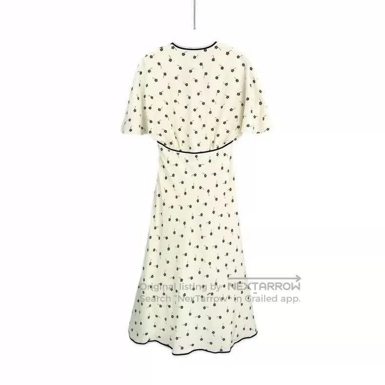 Miu Miu Miu Miu Silk Floral V. Size US 36 / EU 52 - 2 Thumbnail