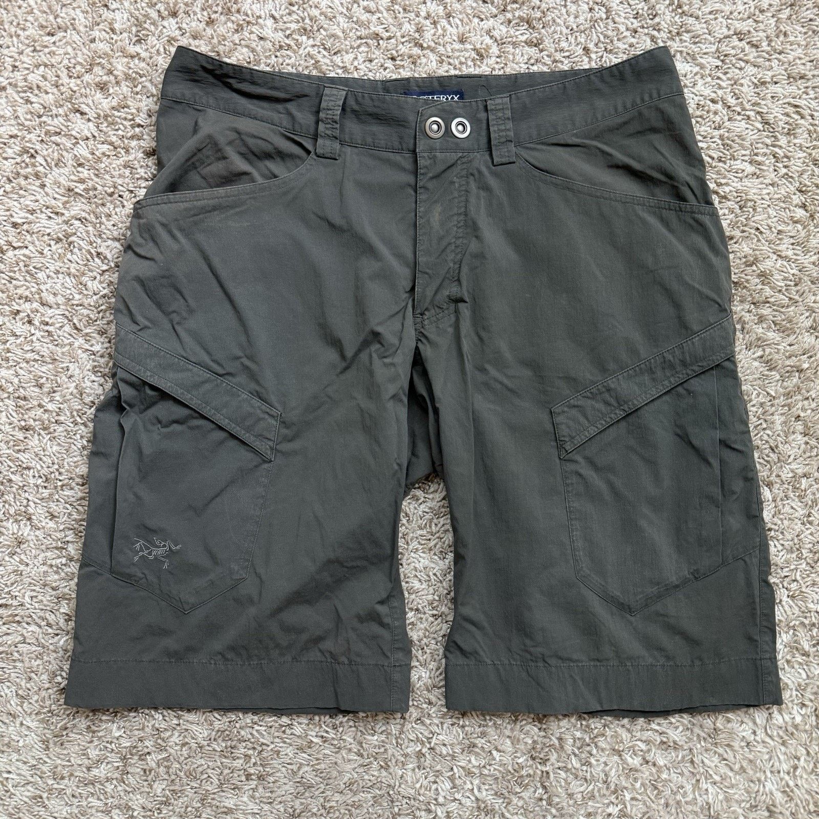 Vintage Arc'Teryx Dark Green Grey Cargo Short Hiking Size 32