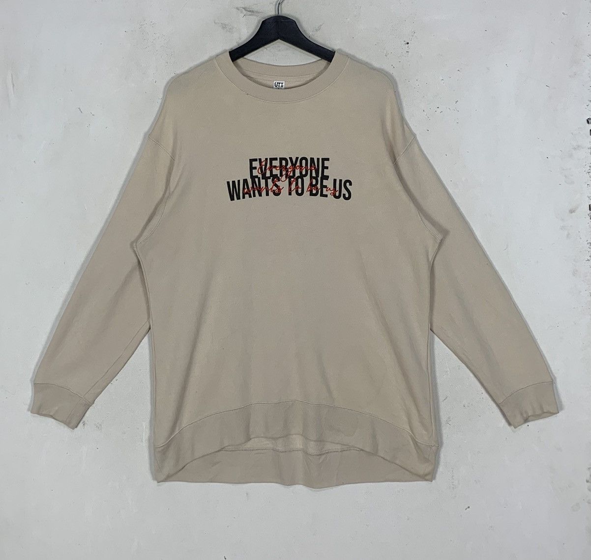 Uniqlo Uniqlo The Devil Wears Prada Movie Streetwear Sweatshirt Size US XL / EU 56 / 4 - 1 Thumbnail