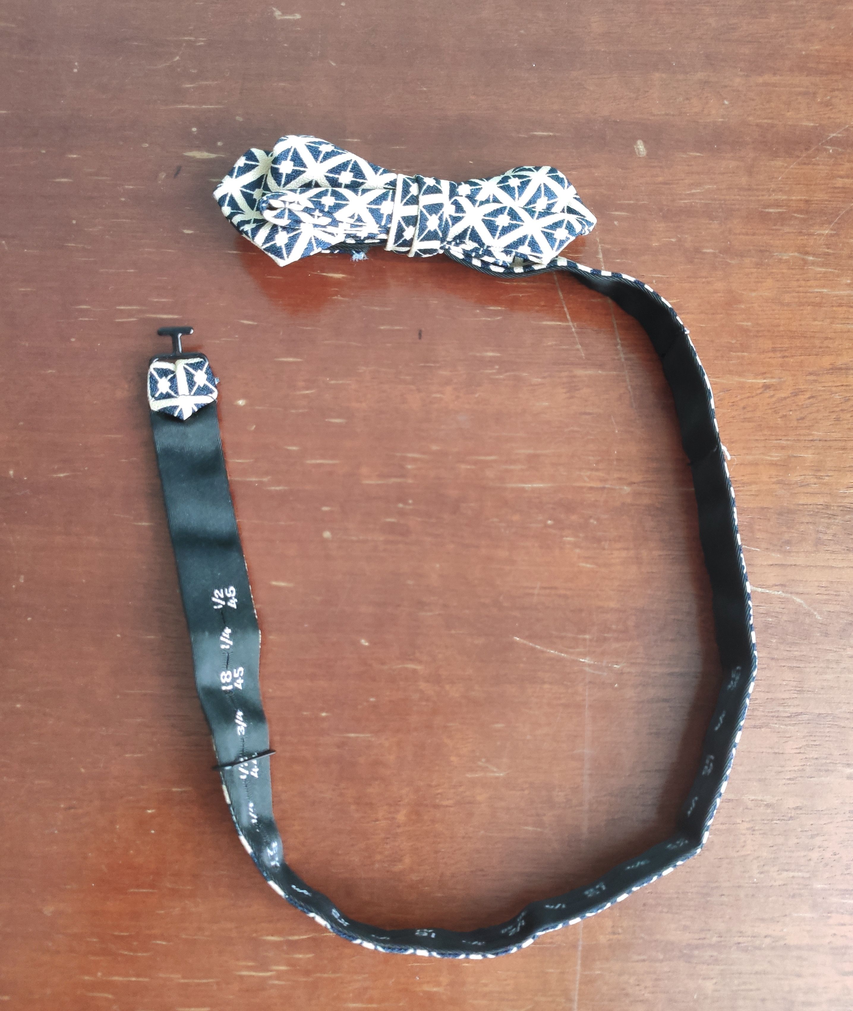 Scotch & Soda Small bowtie.Like Haider Ackermann or dior Homme Size ONE SIZE - 1 Thumbnail