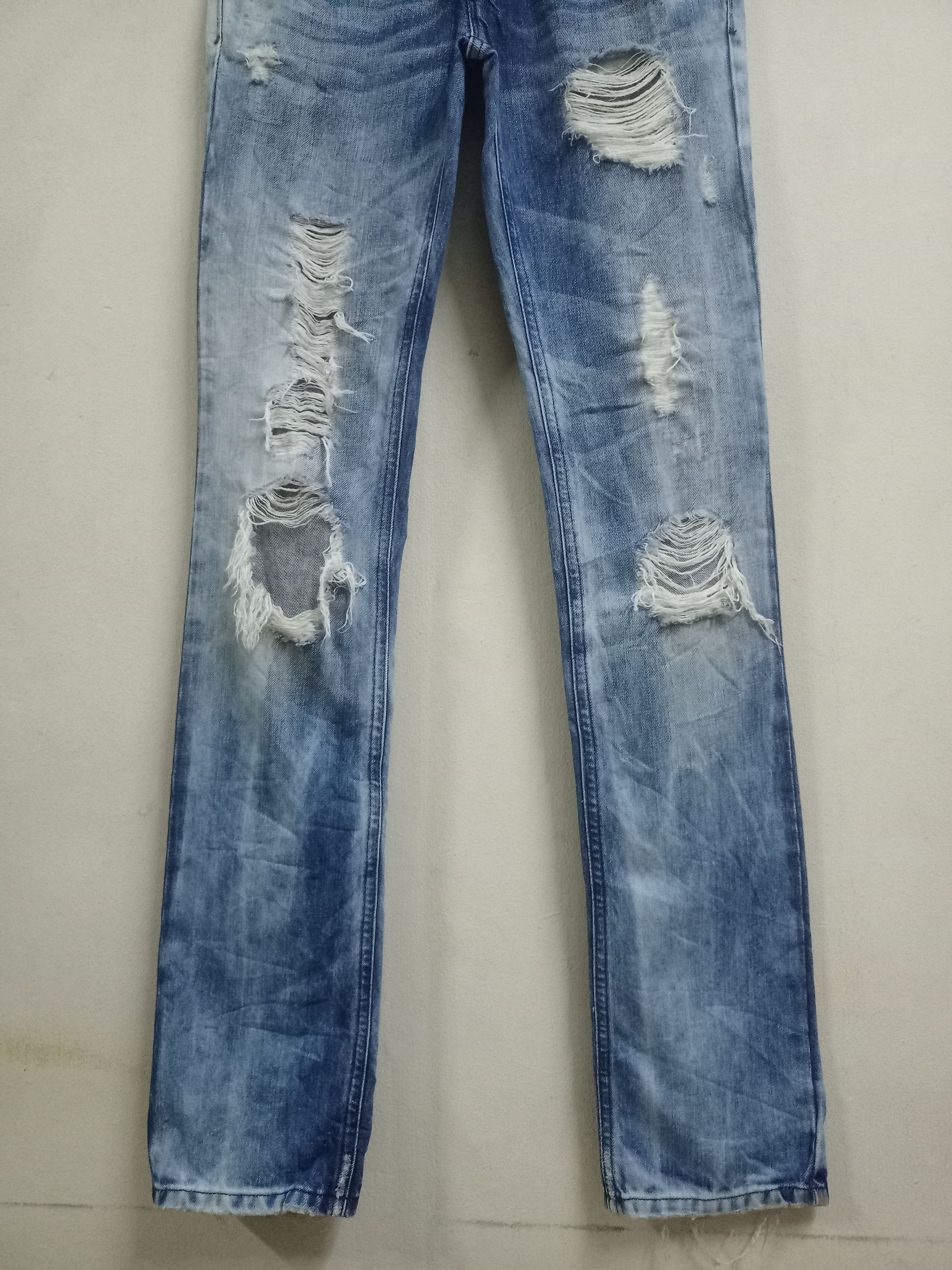 Diesel Vintage Diesel Light Wash Distressed Bootcut Jeans Size 27" / US 4 / IT 40 - 6 Thumbnail