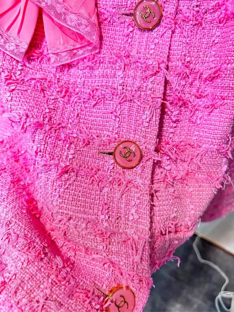 Chanel Chanel 23c early spring vacation pink round neck tweed loo Size XS / US 0-2 / IT 36-38 - 6 Thumbnail