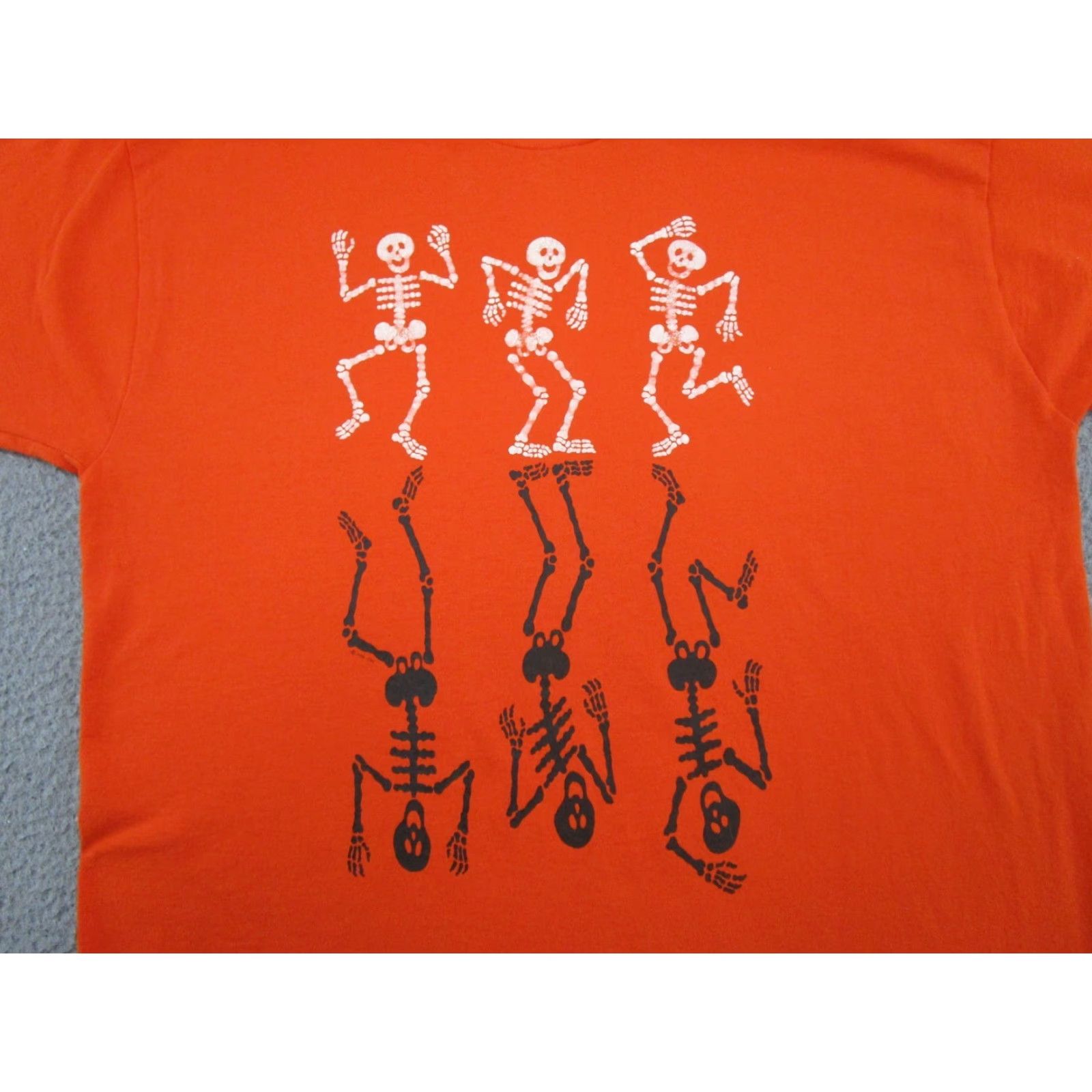 Vintage VINTAGE Screen Stars Halloween 90s Skeletons Shirt Men's XL Orange Size US XL / EU 56 / 4 - 2 Thumbnail