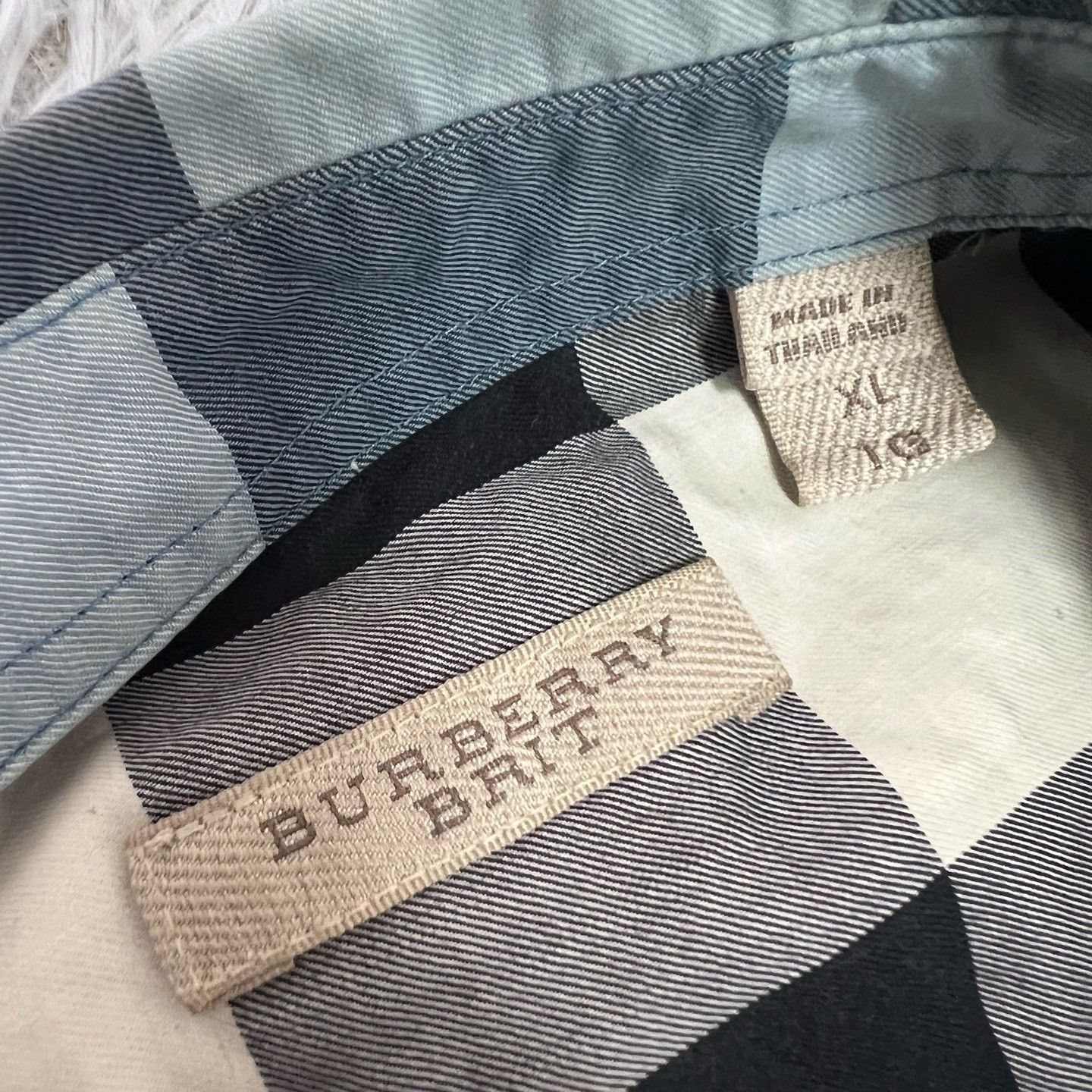 Burberry Burberry Short-Sleeve Shirt Size US XL / EU 56 / 4 - 3 Thumbnail