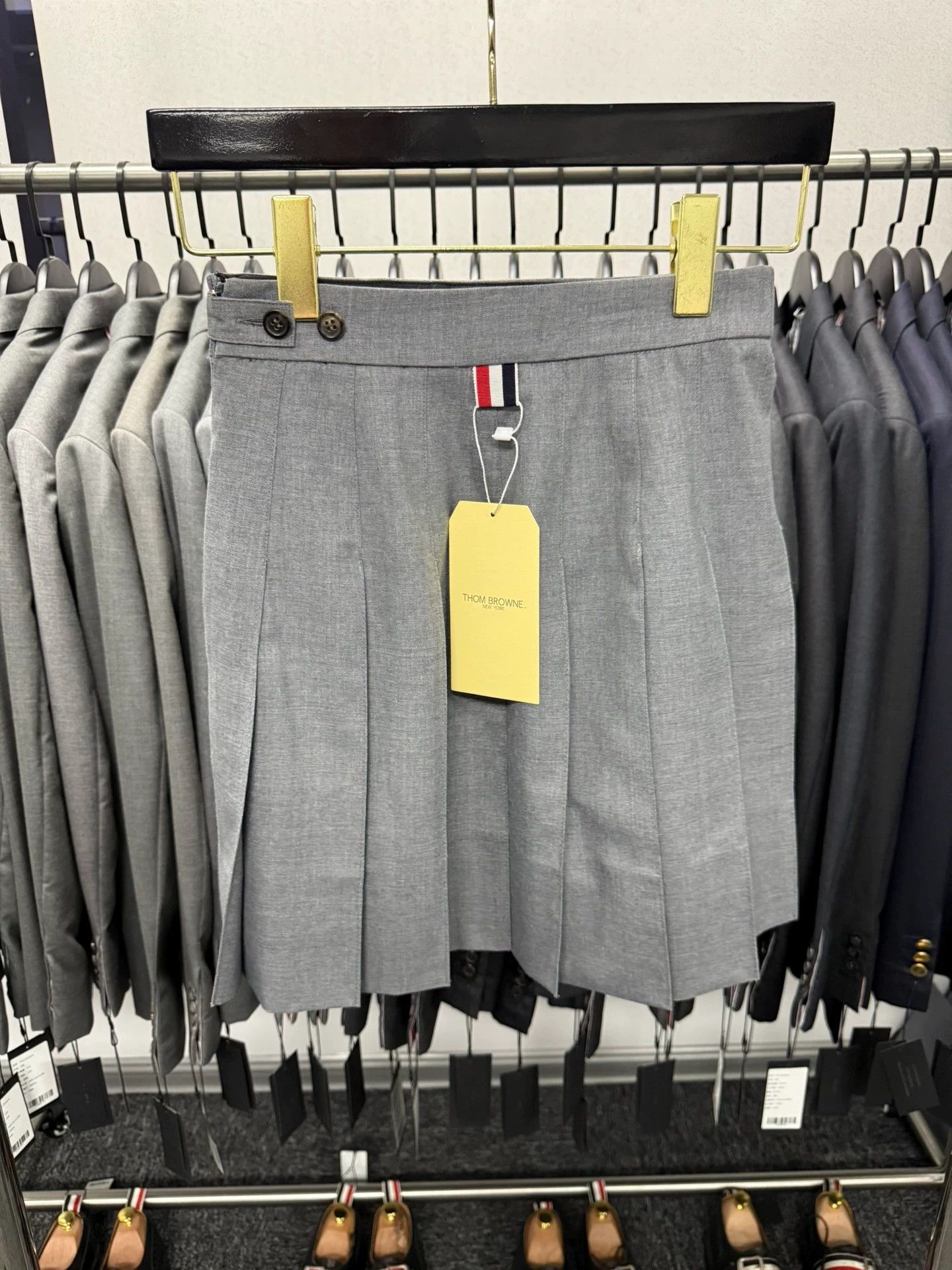 Thom Browne Thom Browne Women's Classic Mid Gray Pleated Skirt Size 36 Size 25" / US 0 / IT 36 - 2 Thumbnail