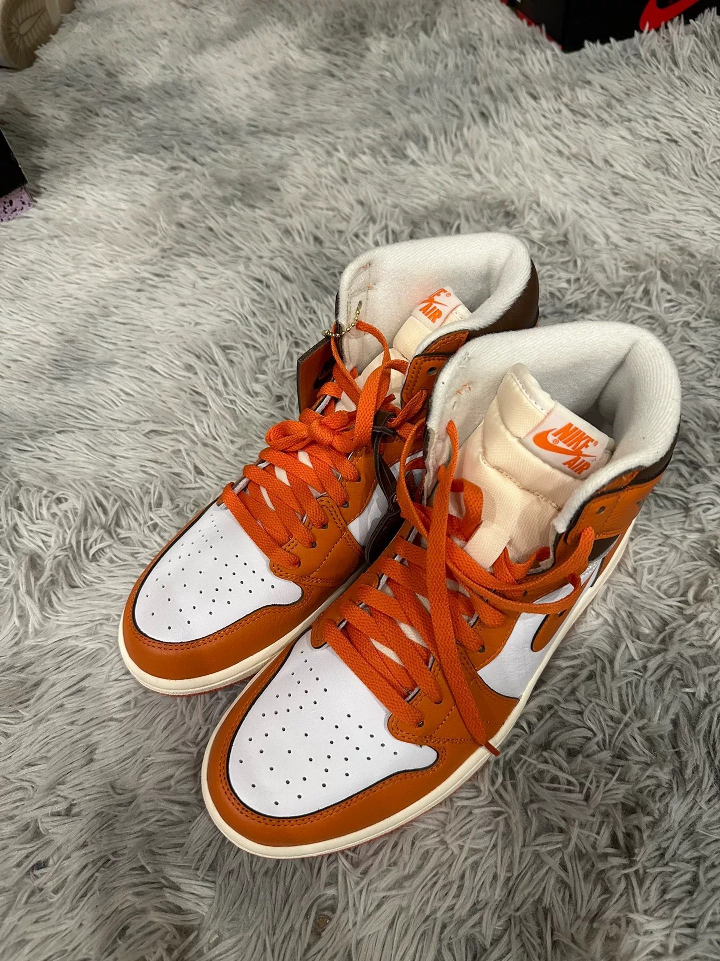 Jordan Brand Air Jordan 1 High Starfish Size US 9.5 / EU 42-43 - 1 Thumbnail