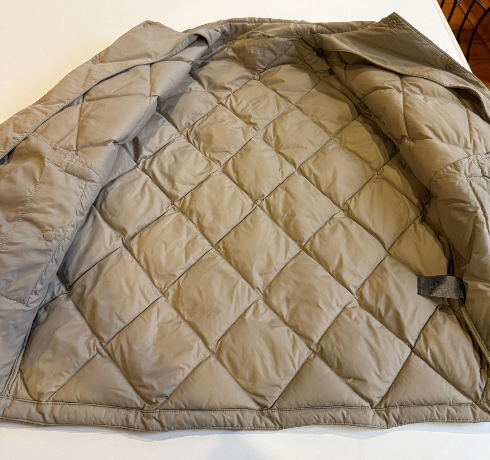 Uniqlo Uniqlo Pufftech Quilted Jacket in Tan Khaki – Unisex Size US L / EU 52-54 / 3 - 4 Thumbnail