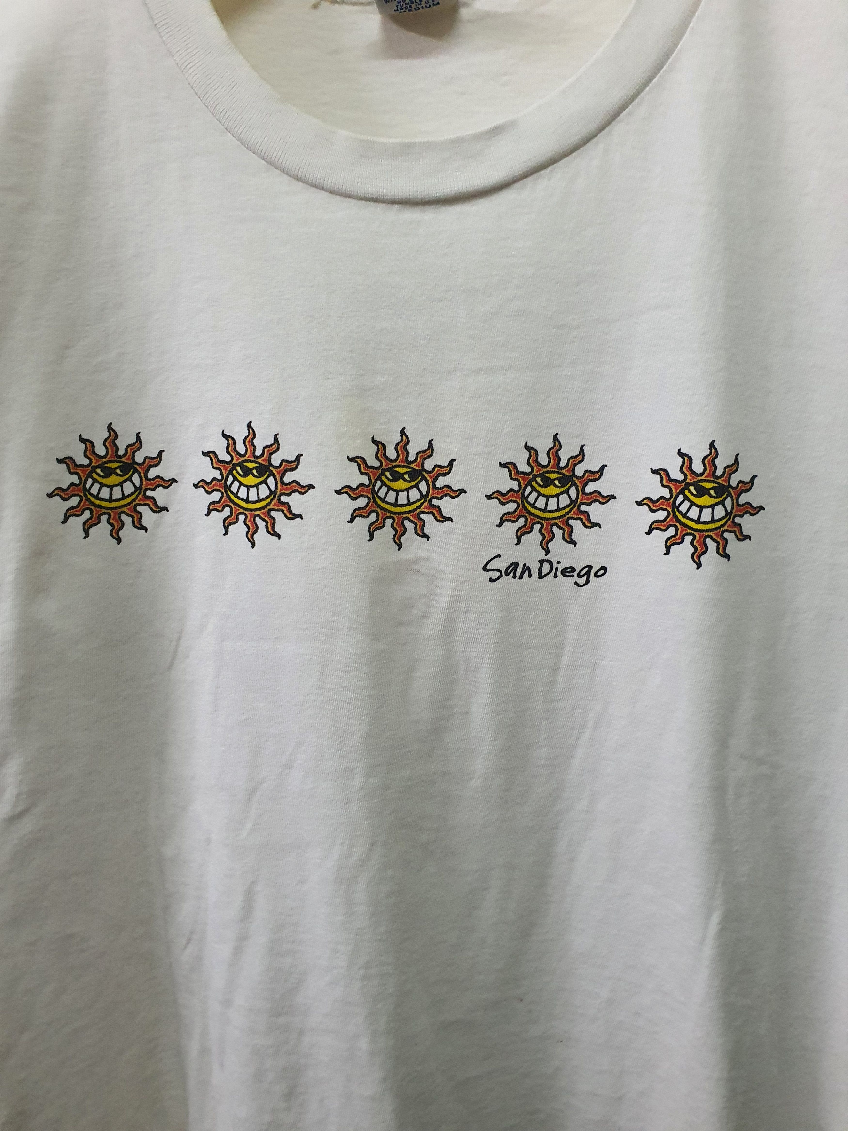 Vintage vintage "Crazy Shirt Hawaii San Diego" T-shirt Size US M / EU 48-50 / 2 - 3 Thumbnail