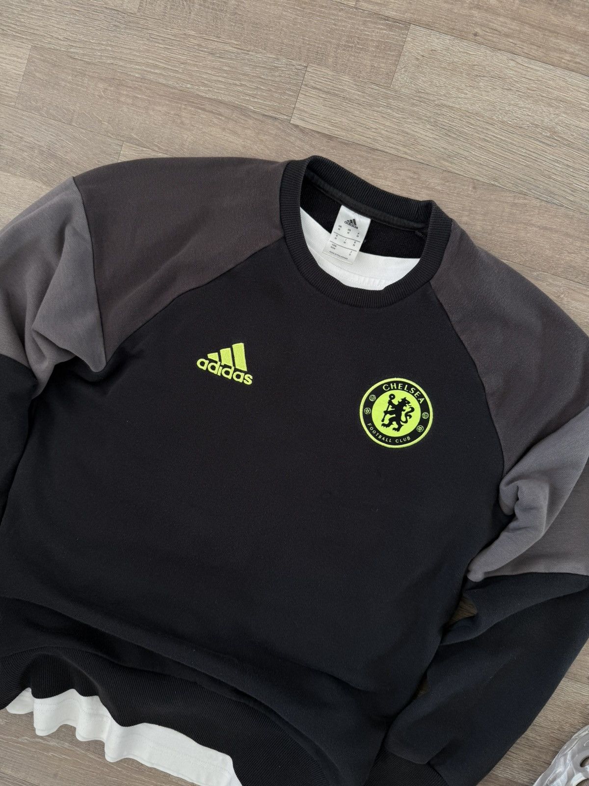 Adidas Adidas Y2K Chelsea London 2016 Soccer Sweatshirt Blokecore Size US M / EU 48-50 / 2 - 9 Thumbnail