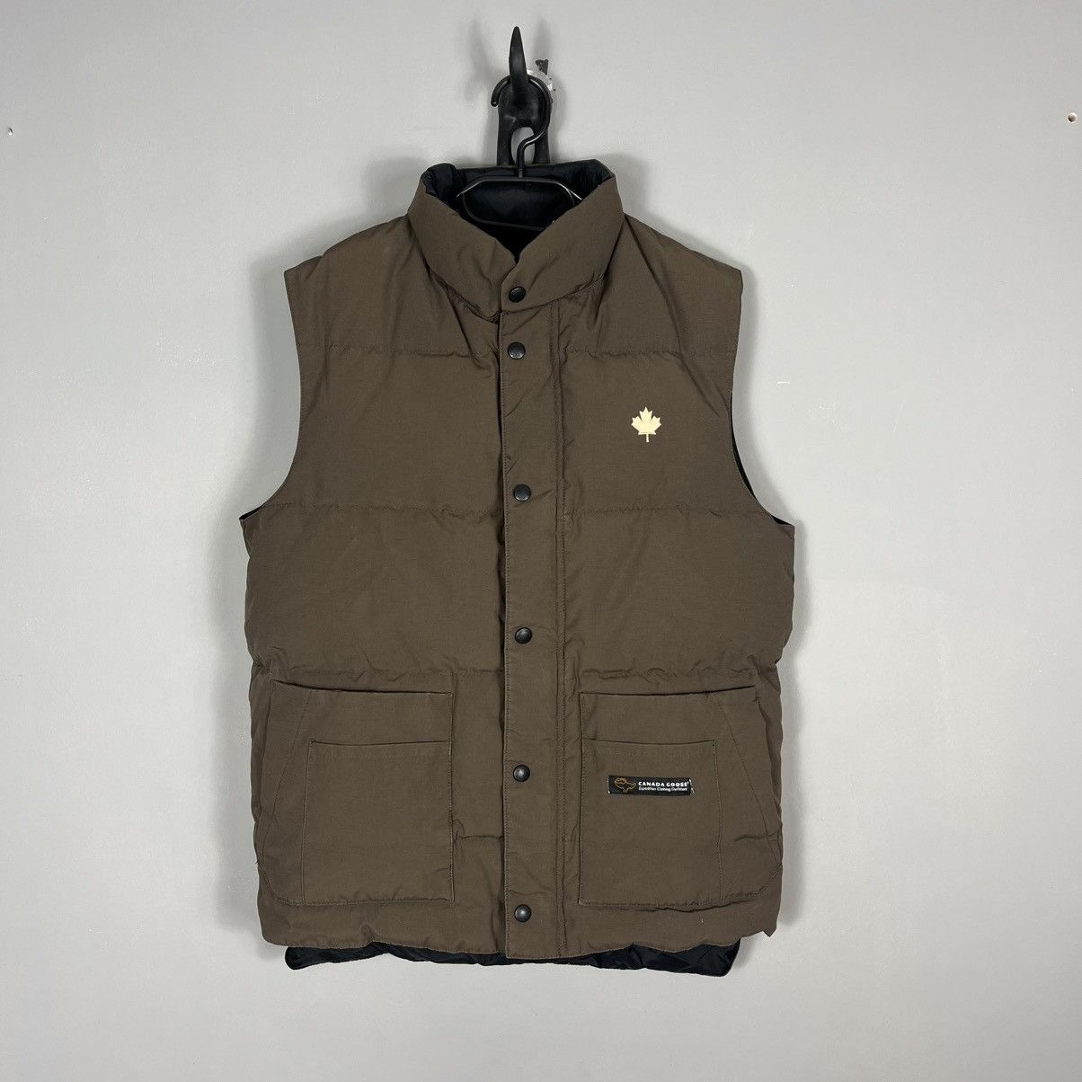 Canada Goose Vintage 00s Canada Goose Brown Down Puffer Vest Jacket Size US S / EU 44-46 / 1 - 1 Thumbnail